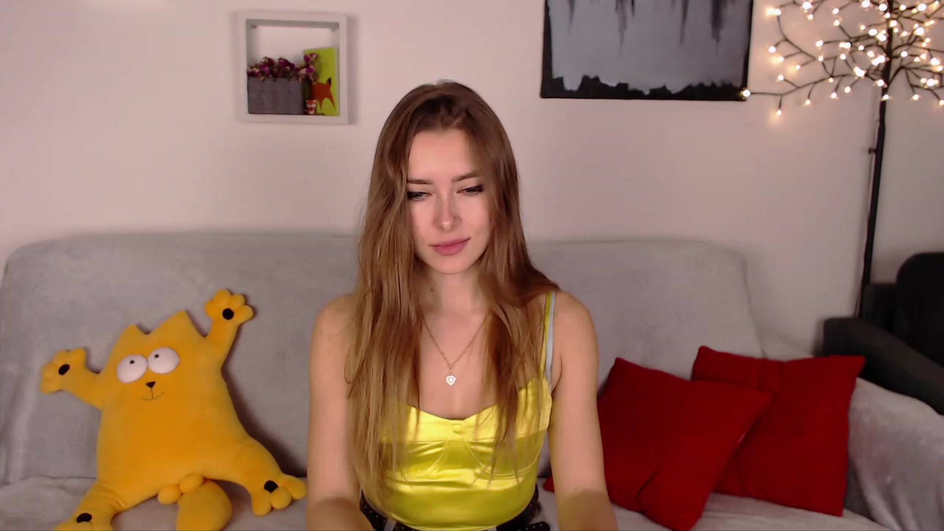 Gallery image thumbnail from SimonsWife's myfreecams stream on, 02/01/2023, 16:13 image 8 of 20
