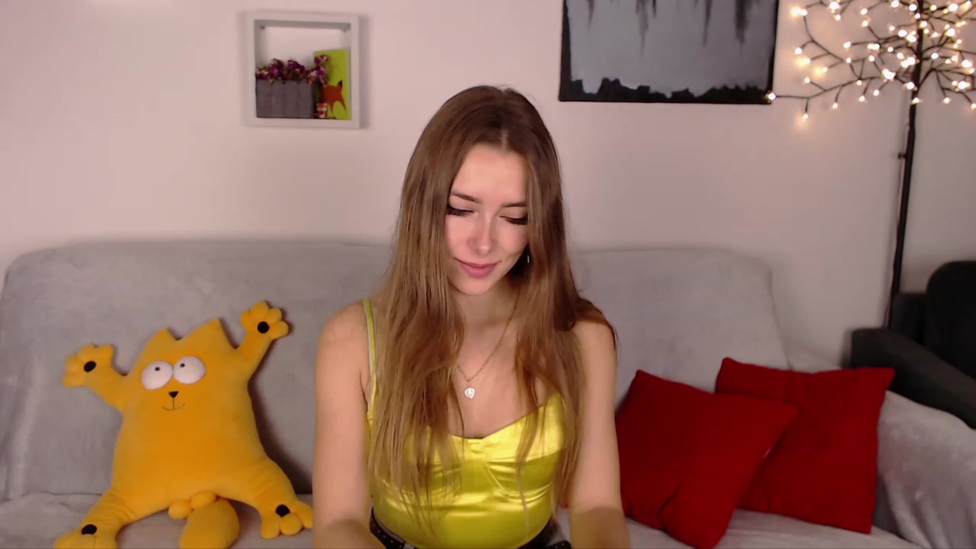 Gallery image thumbnail from SimonsWife's myfreecams stream on, 02/01/2023, 16:13 image 16 of 20