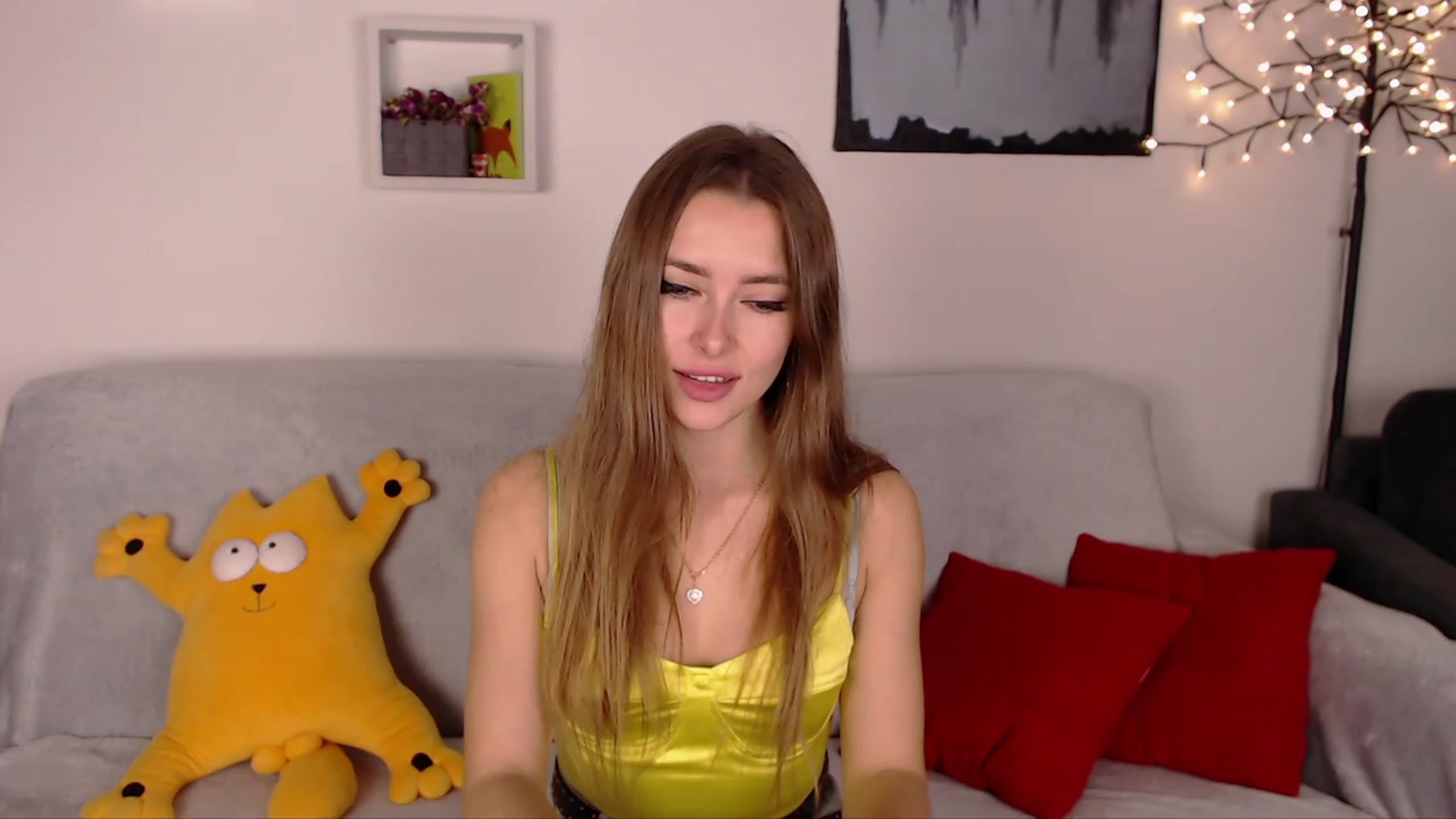 Gallery image thumbnail from SimonsWife's myfreecams stream on, 02/01/2023, 16:13 image 18 of 20