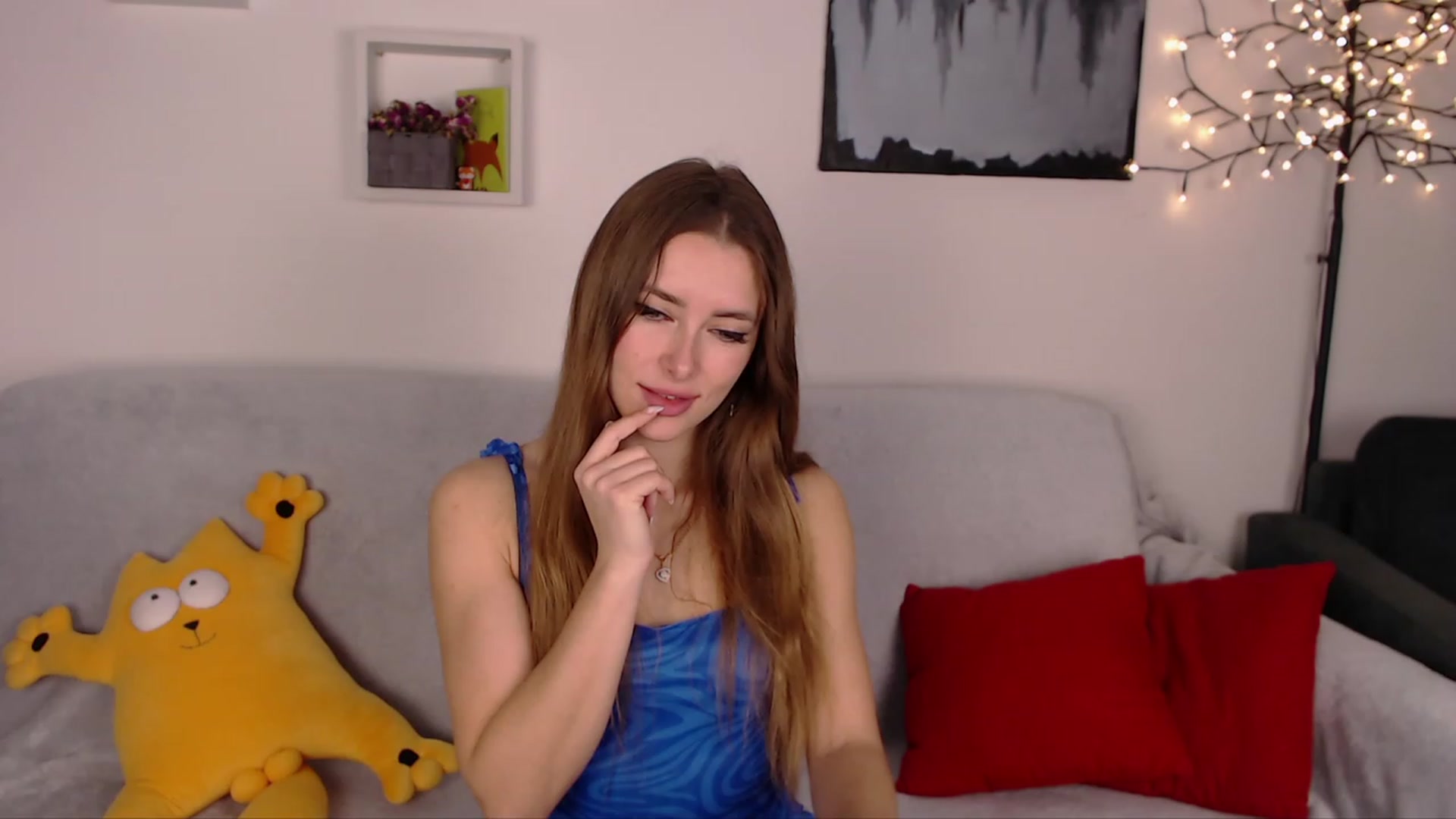 Gallery image thumbnail from SimonsWife's myfreecams stream on, 02/05/2023, 16:17 image 8 of 20