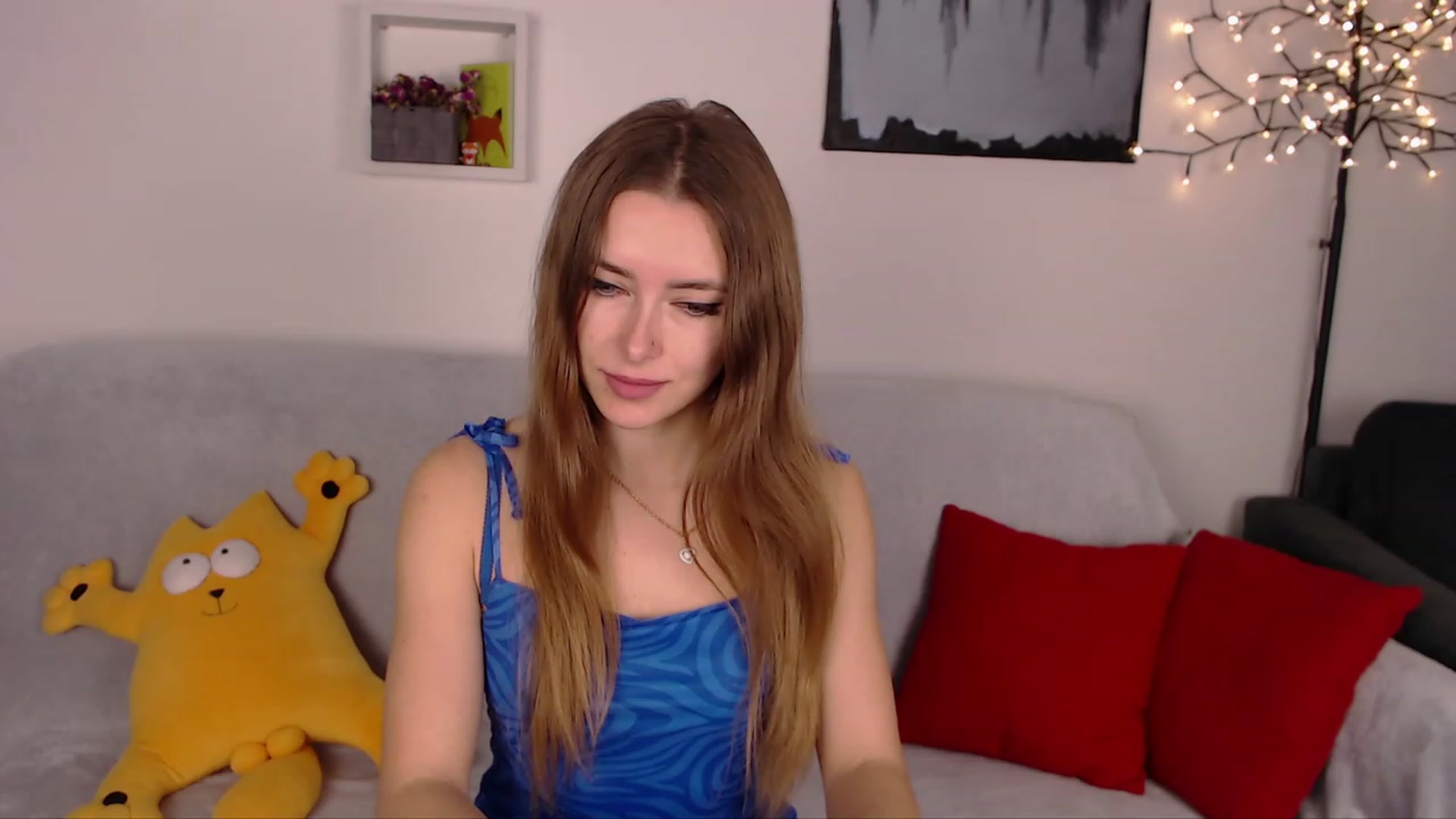 Gallery image thumbnail from SimonsWife's myfreecams stream on, 02/05/2023, 18:10 image 2 of 20