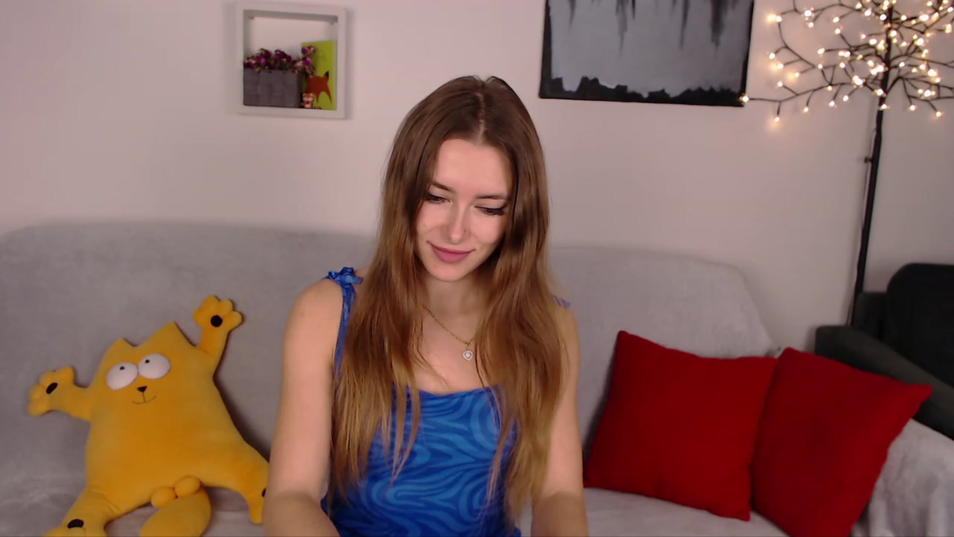 Gallery image thumbnail from SimonsWife's myfreecams stream on, 02/05/2023, 18:10 image 14 of 20