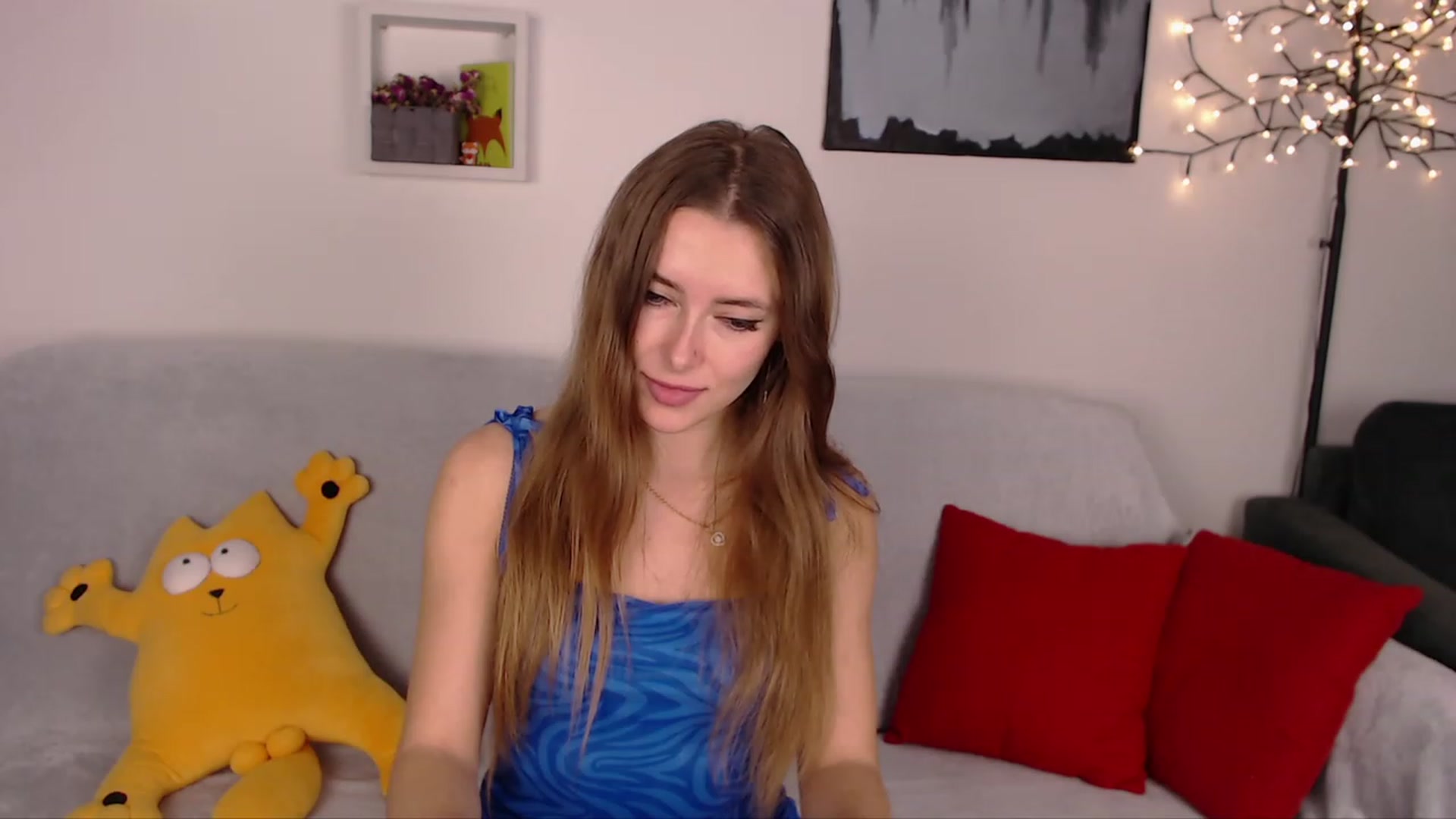 Gallery image thumbnail from SimonsWife's myfreecams stream on, 02/05/2023, 18:58 image 12 of 20
