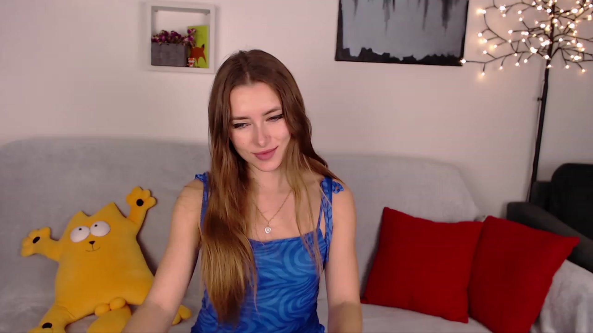 Gallery image thumbnail from SimonsWife's myfreecams stream on, 02/05/2023, 20:25 image 16 of 20