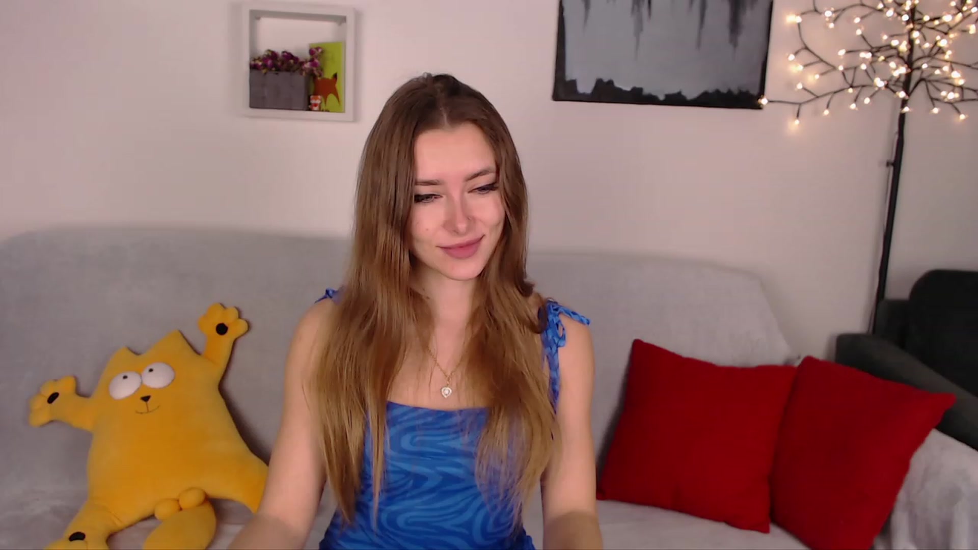 Gallery image thumbnail from SimonsWife's myfreecams stream on, 02/05/2023, 20:25 image 3 of 20