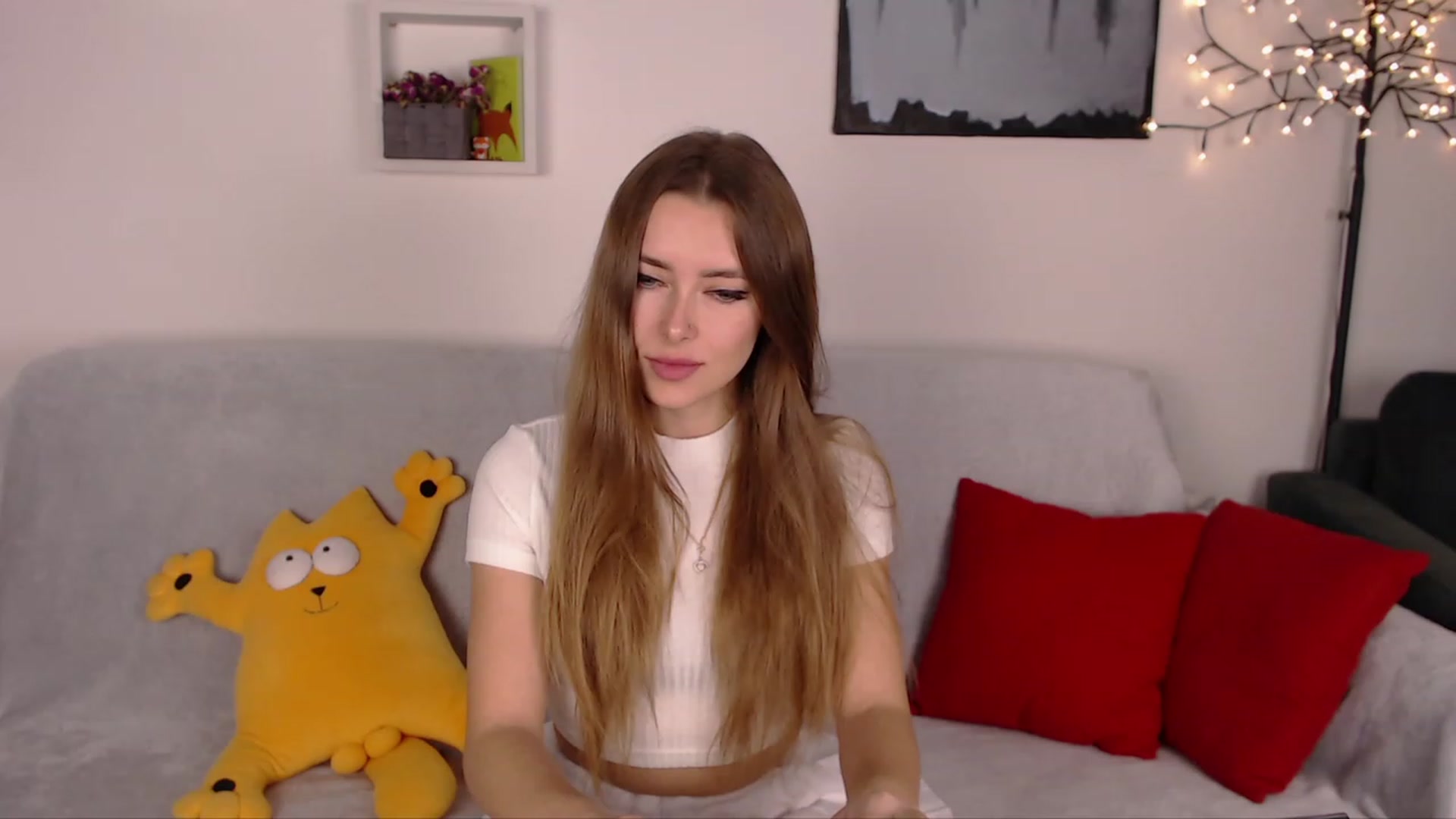 Gallery image thumbnail from SimonsWife's myfreecams stream on, 02/06/2023, 17:06 image 5 of 20