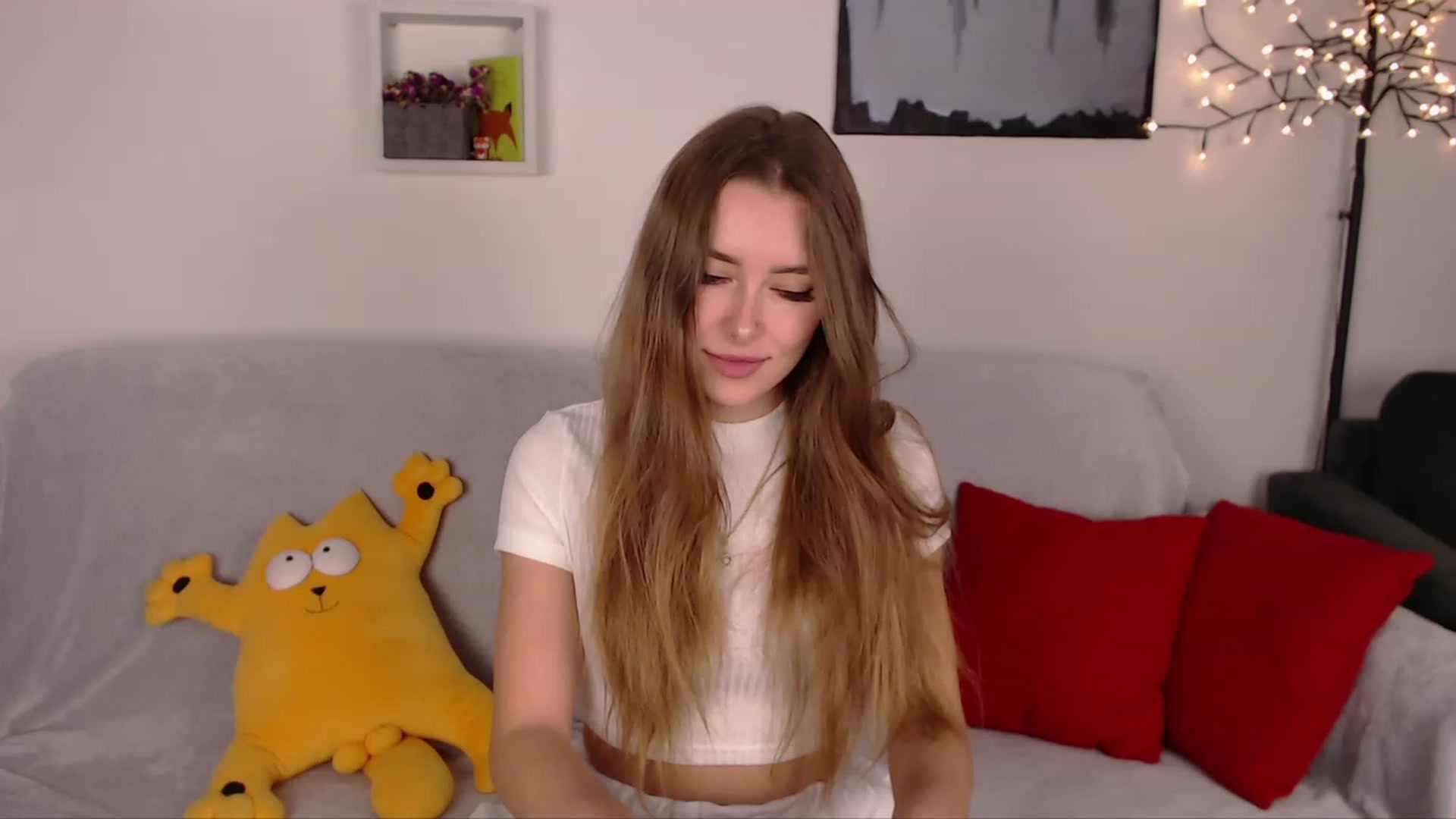 Gallery image thumbnail from SimonsWife's myfreecams stream on, 02/06/2023, 17:06 image 9 of 20