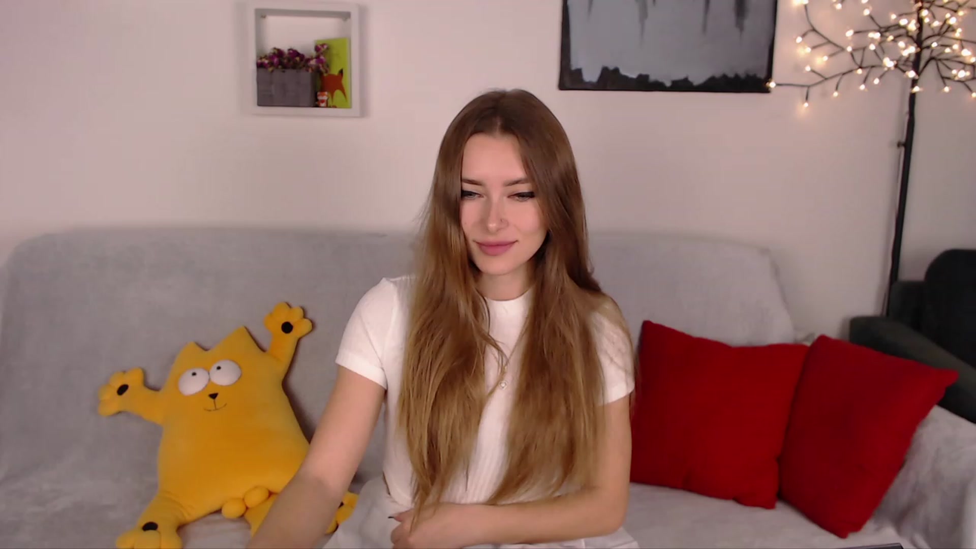 Gallery image thumbnail from SimonsWife's myfreecams stream on, 02/06/2023, 17:06 image 7 of 20