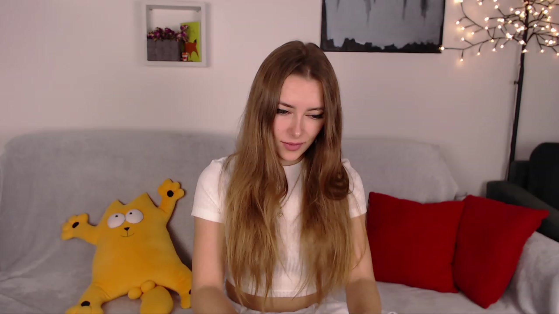 Gallery image thumbnail from SimonsWife's myfreecams stream on, 02/06/2023, 17:06 image 18 of 20
