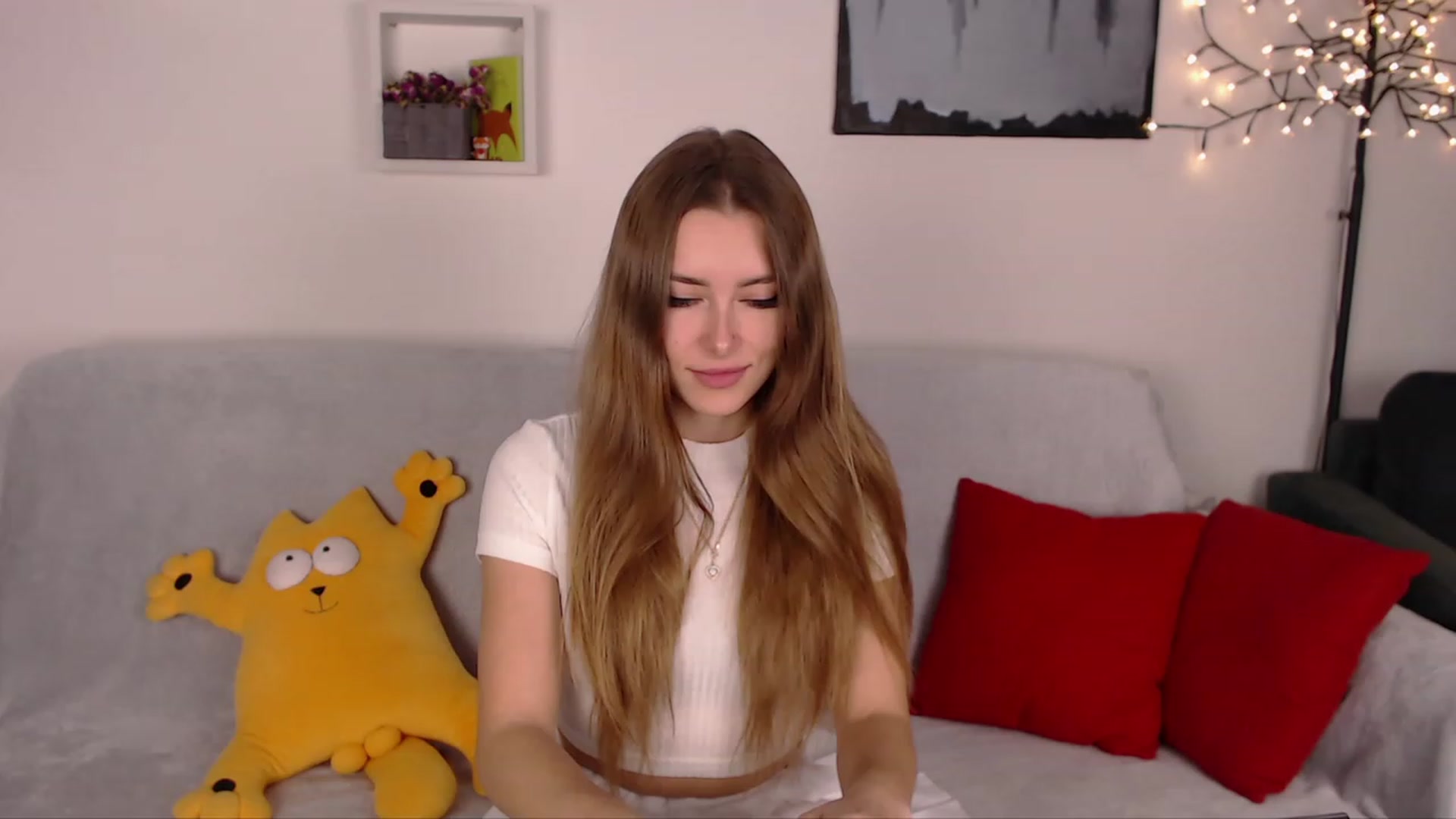 Gallery image thumbnail from SimonsWife's myfreecams stream on, 02/06/2023, 17:06 image 1 of 20