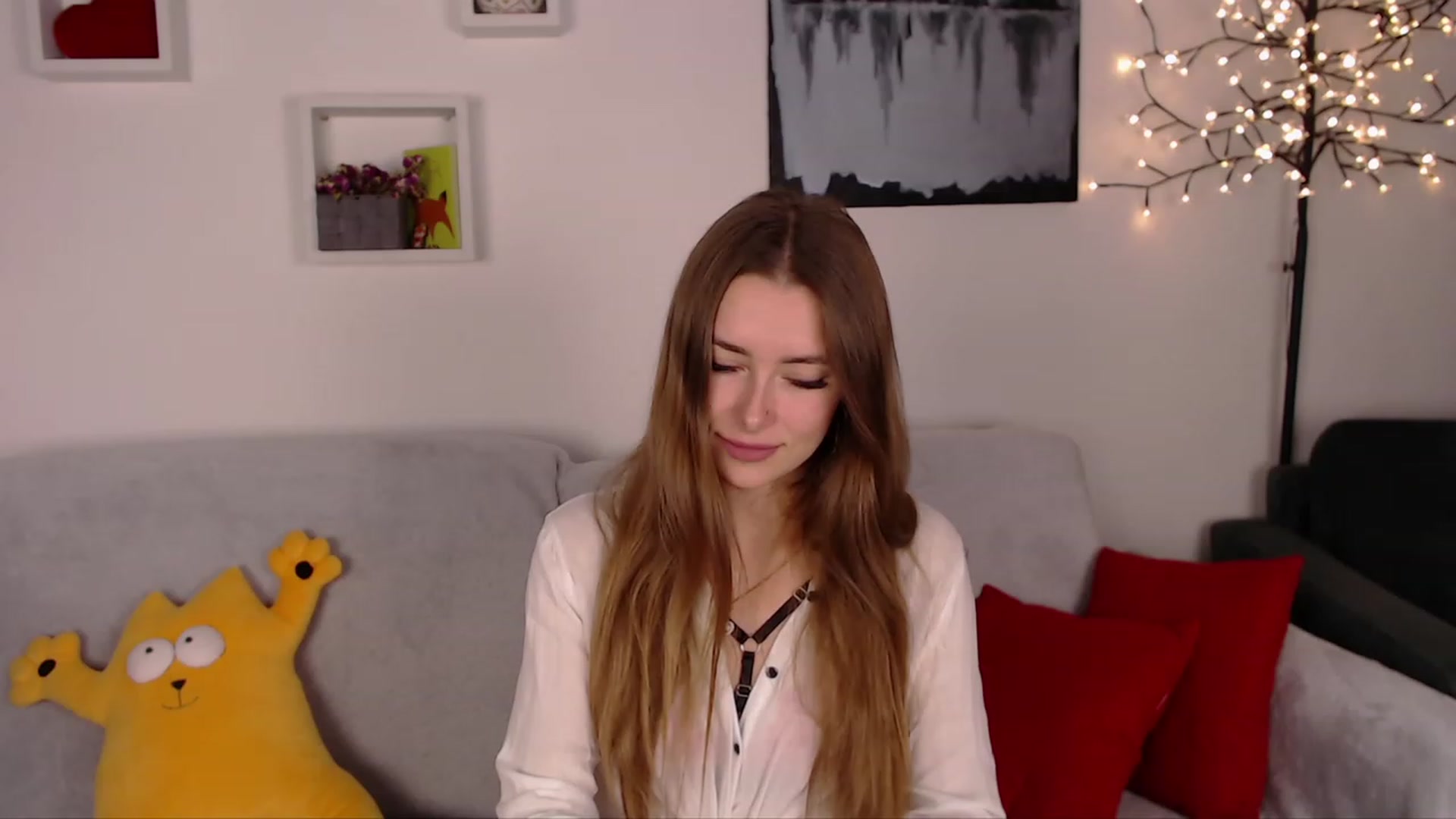 Gallery image thumbnail from SimonsWife's myfreecams stream on, 02/13/2023, 18:50 image 16 of 20