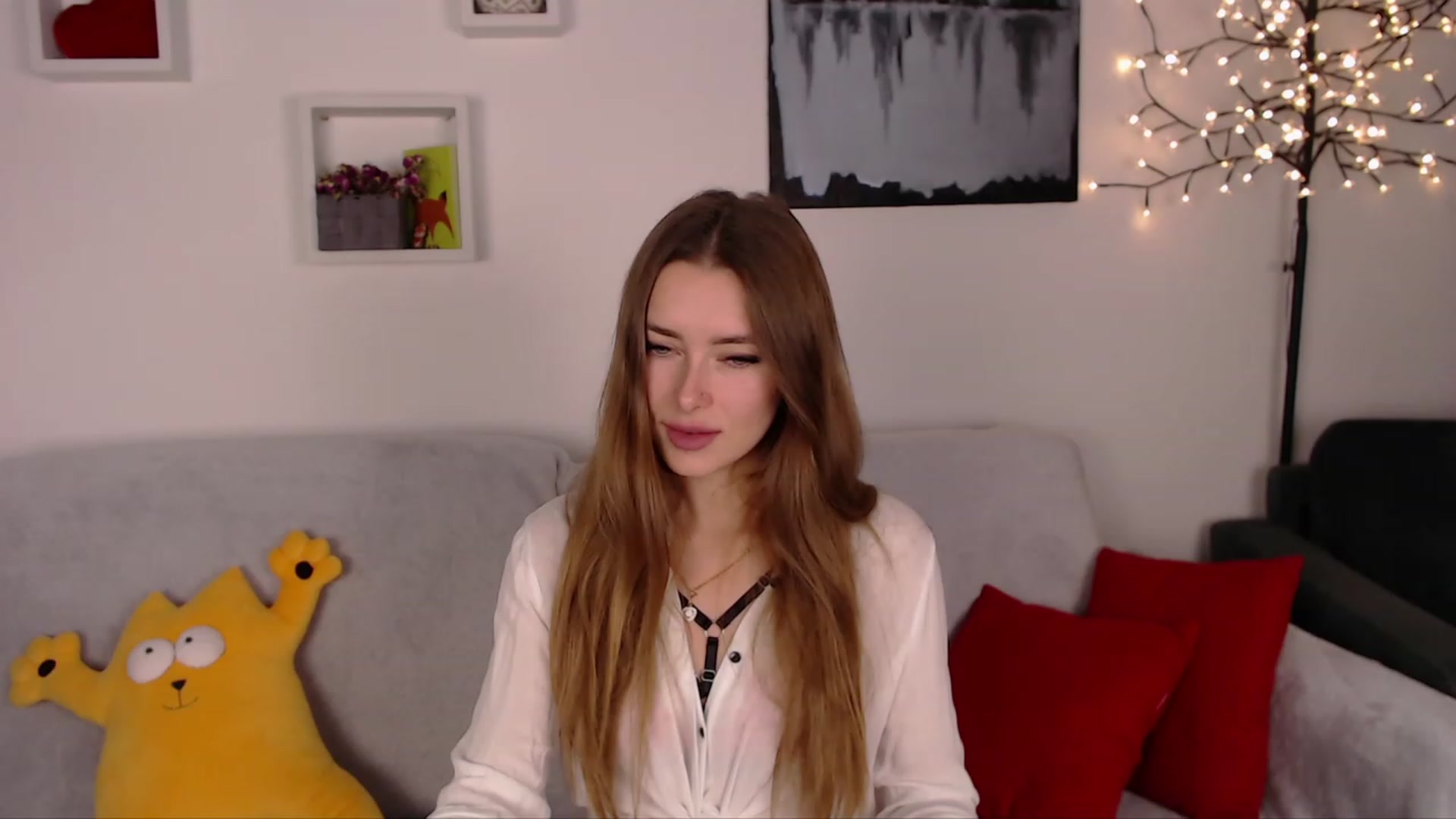 Gallery image thumbnail from SimonsWife's myfreecams stream on, 02/13/2023, 18:50 image 15 of 20