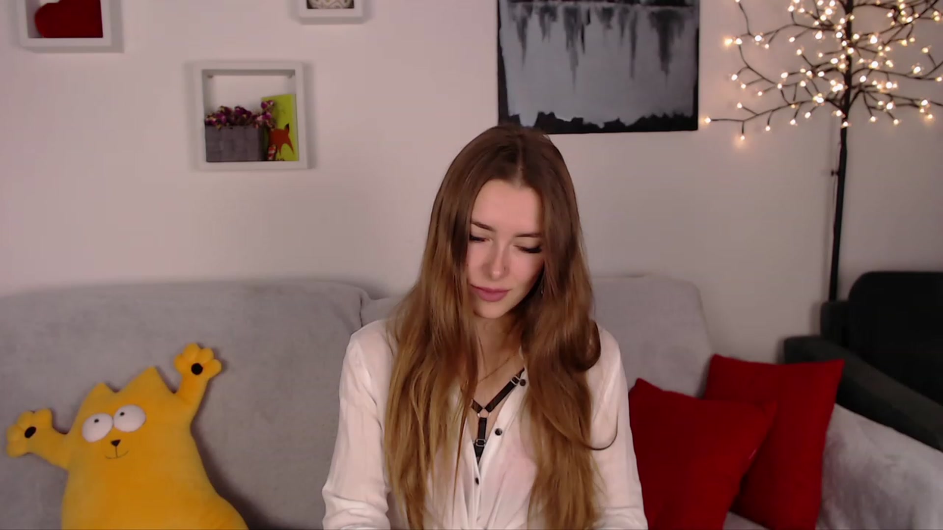 Gallery image thumbnail from SimonsWife's myfreecams stream on, 02/13/2023, 18:50 image 14 of 20