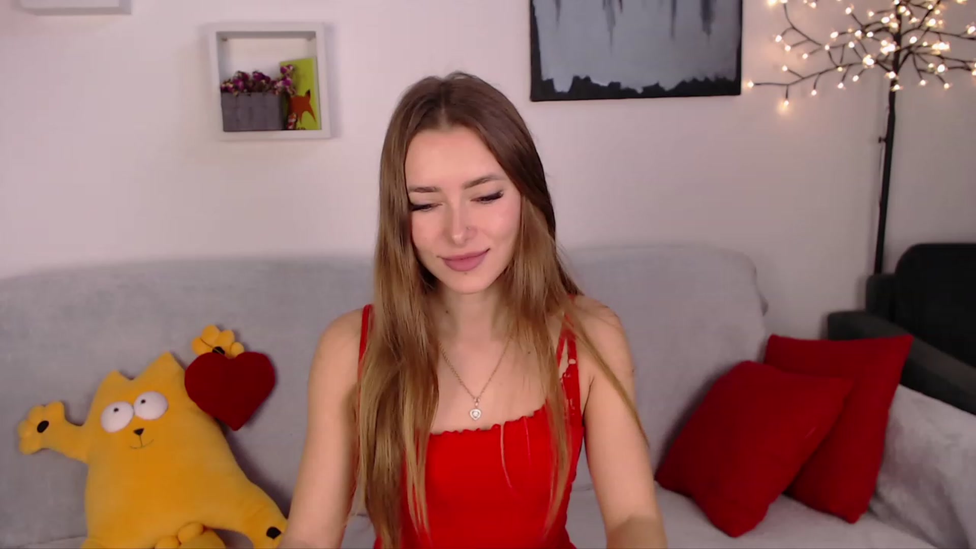 Gallery image thumbnail from SimonsWife's myfreecams stream on, 02/14/2023, 11:31 image 10 of 20