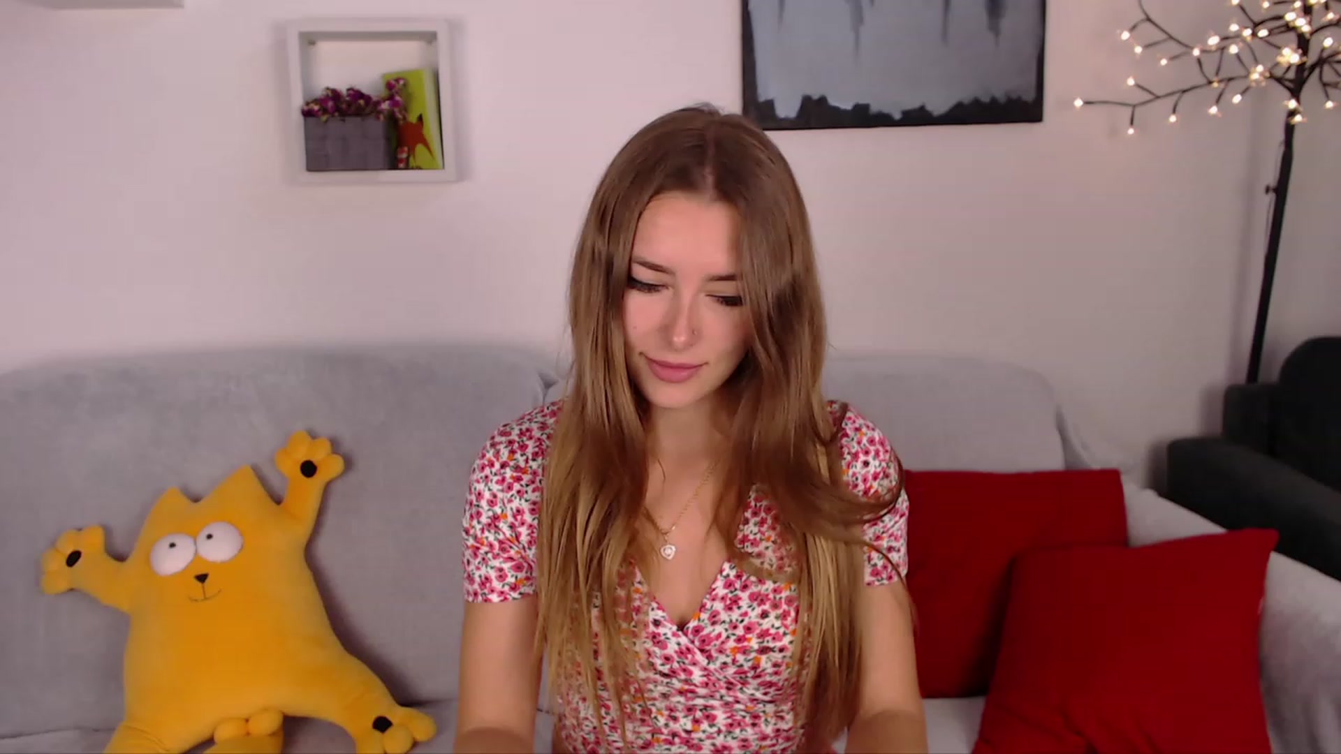 Gallery image thumbnail from SimonsWife's myfreecams stream on, 03/08/2023, 12:49 image 18 of 20