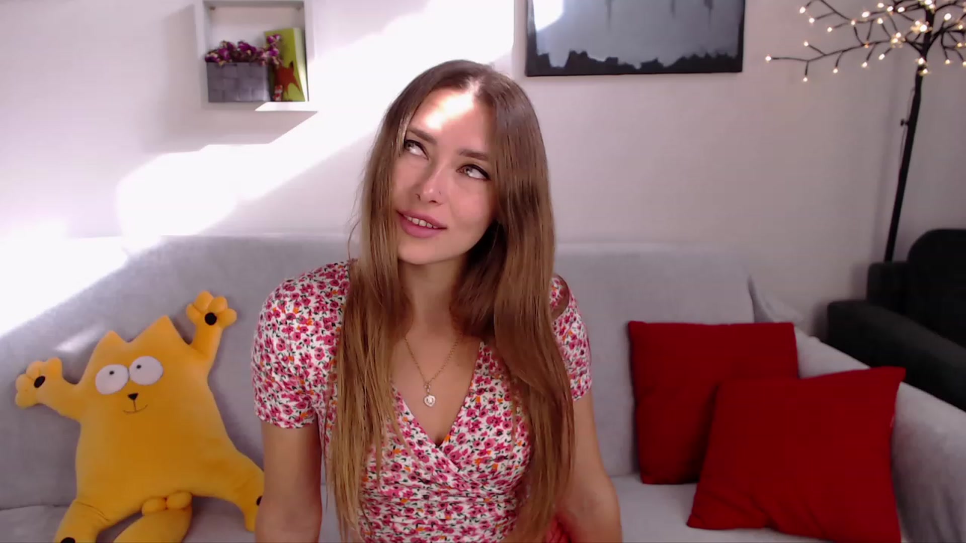 Gallery image thumbnail from SimonsWife's myfreecams stream on, 03/08/2023, 12:49 image 8 of 20