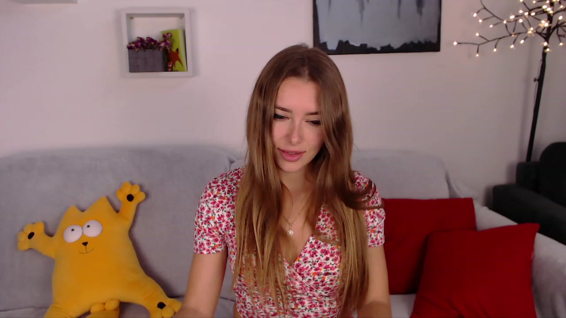 Gallery image thumbnail from SimonsWife's myfreecams stream on, 03/08/2023, 12:49 image 16 of 20