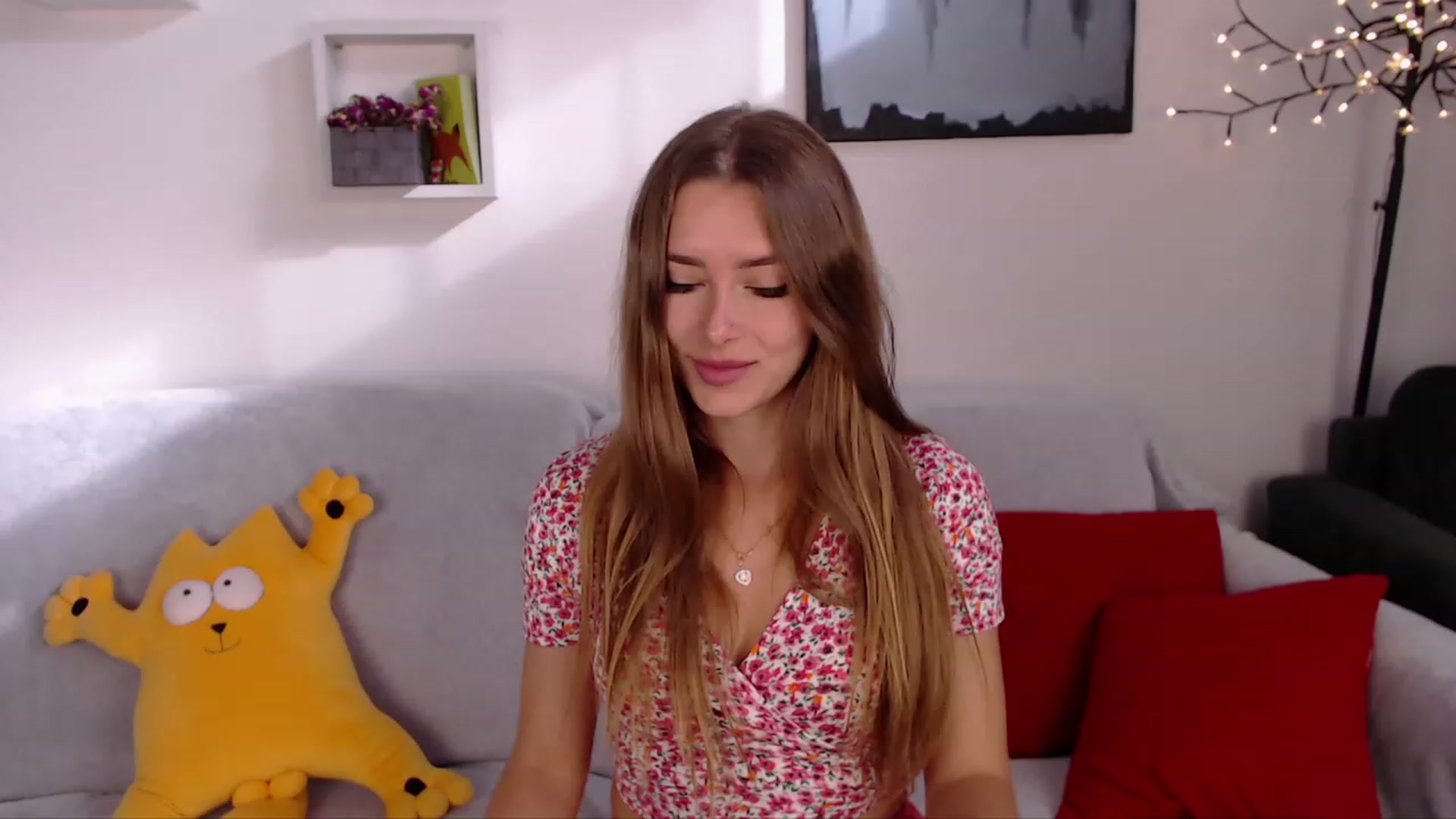 Gallery image thumbnail from SimonsWife's myfreecams stream on, 03/08/2023, 12:49 image 12 of 20