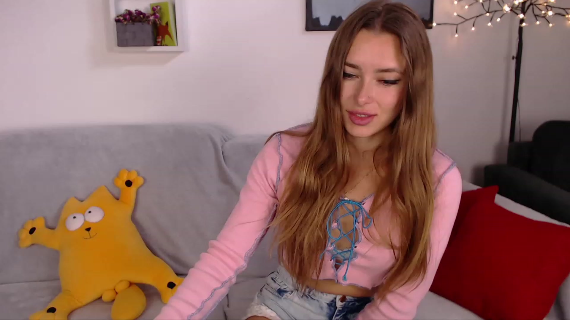 Gallery image thumbnail from SimonsWife's myfreecams stream on, 03/12/2023, 14:16 image 17 of 20
