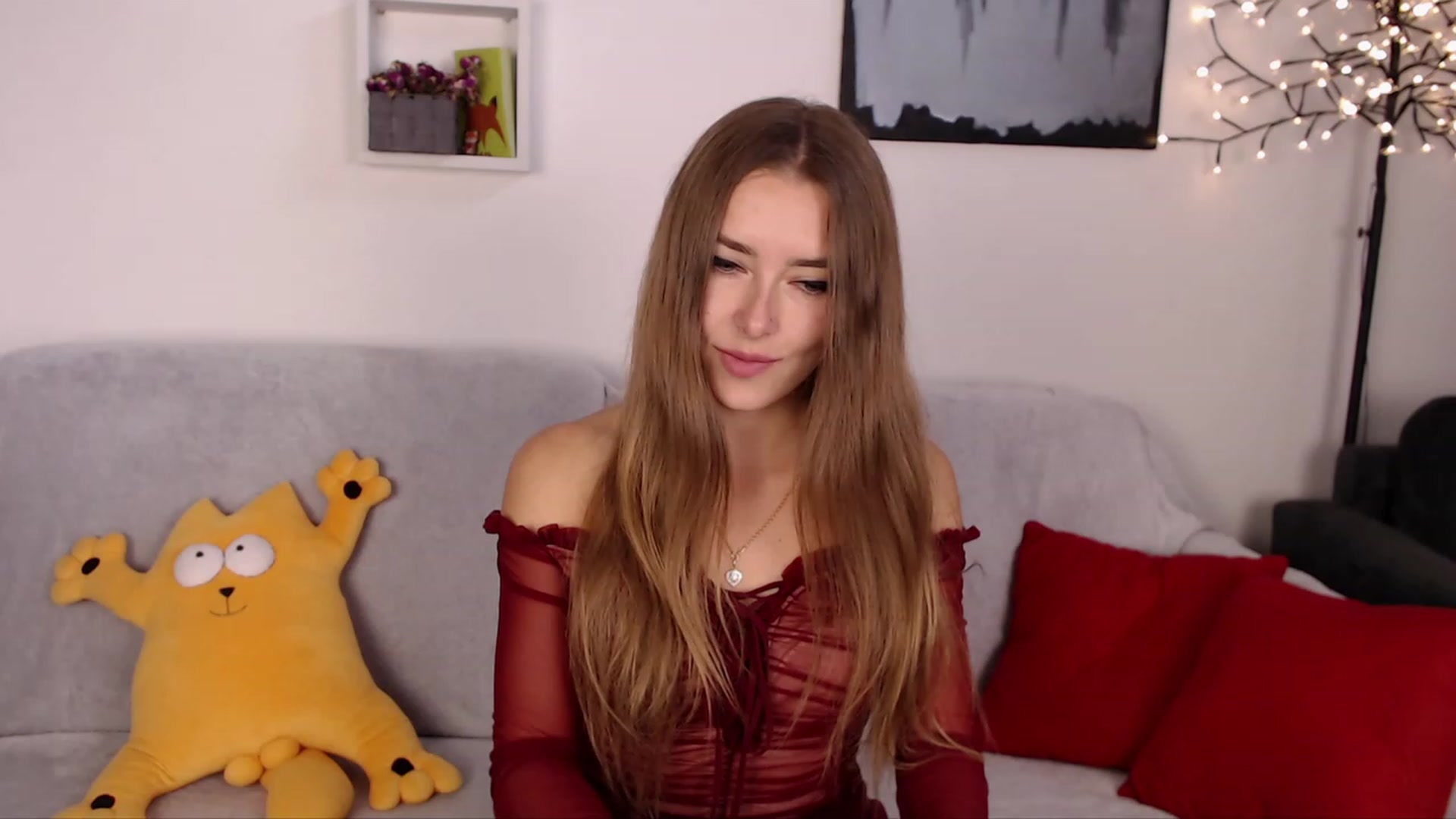 Gallery image thumbnail from SimonsWife's myfreecams stream on, 03/13/2023, 14:00 image 3 of 20