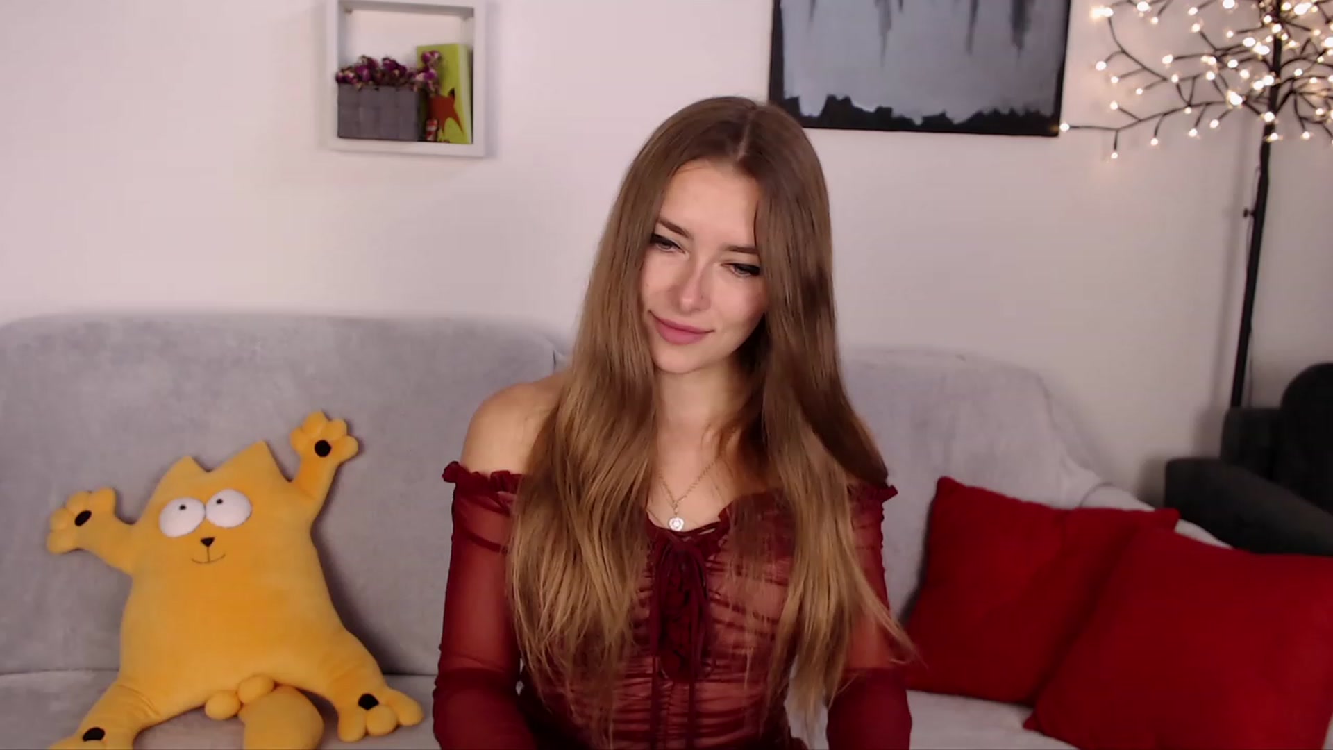 Gallery image thumbnail from SimonsWife's myfreecams stream on, 03/13/2023, 14:00 image 16 of 20
