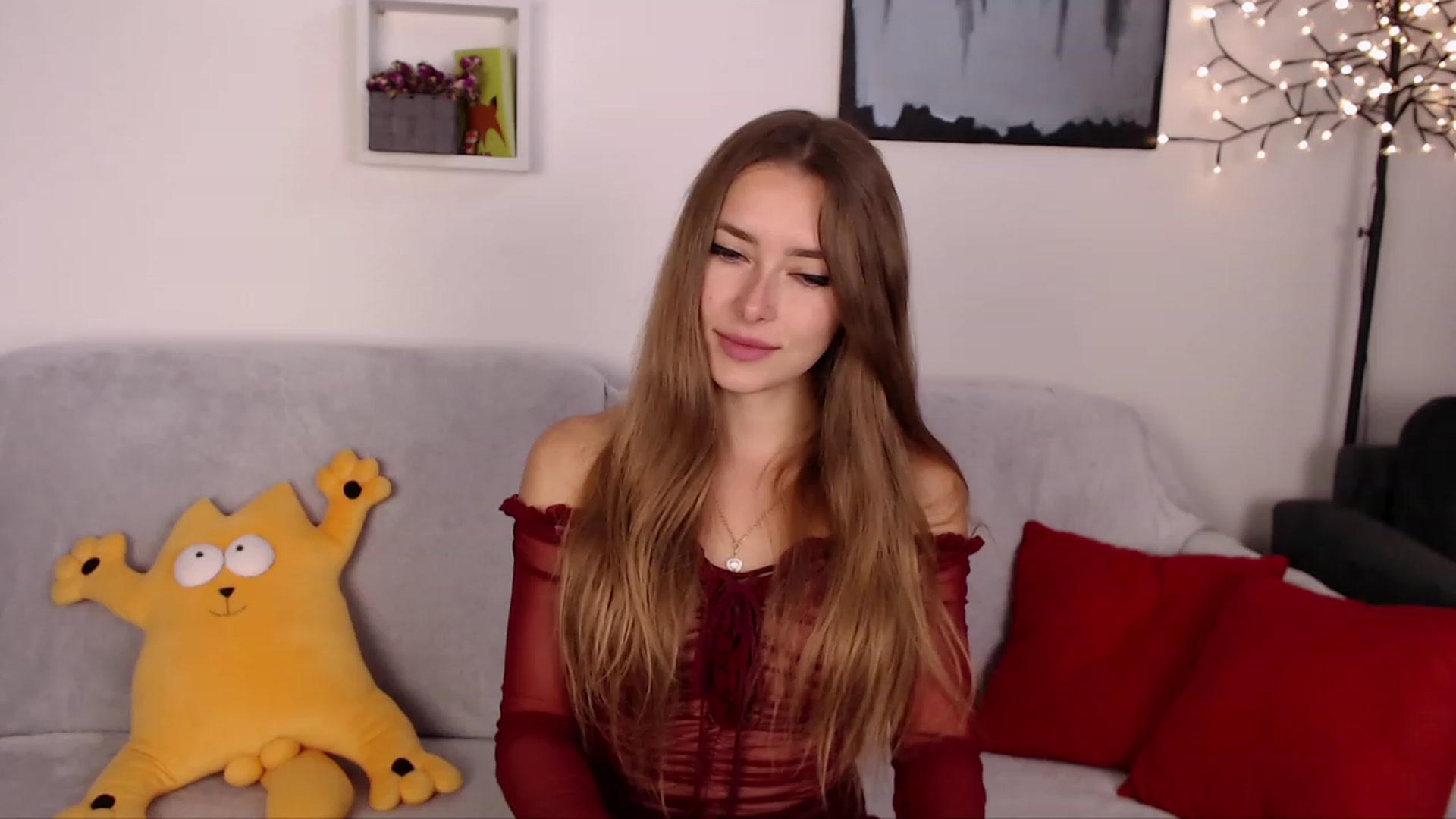 Gallery image thumbnail from SimonsWife's myfreecams stream on, 03/13/2023, 14:00 image 18 of 20