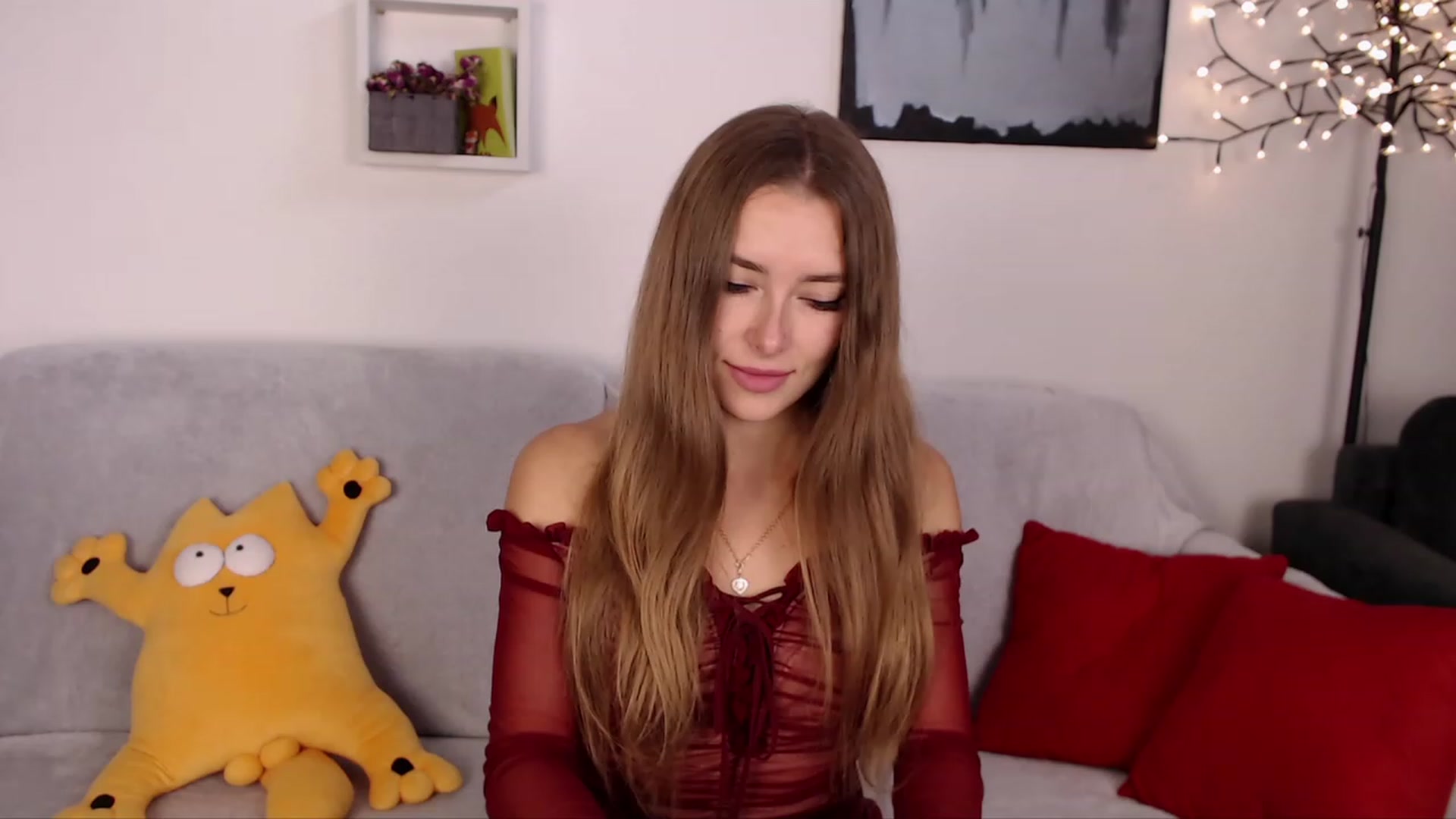 Gallery image thumbnail from SimonsWife's myfreecams stream on, 03/13/2023, 14:00 image 8 of 20