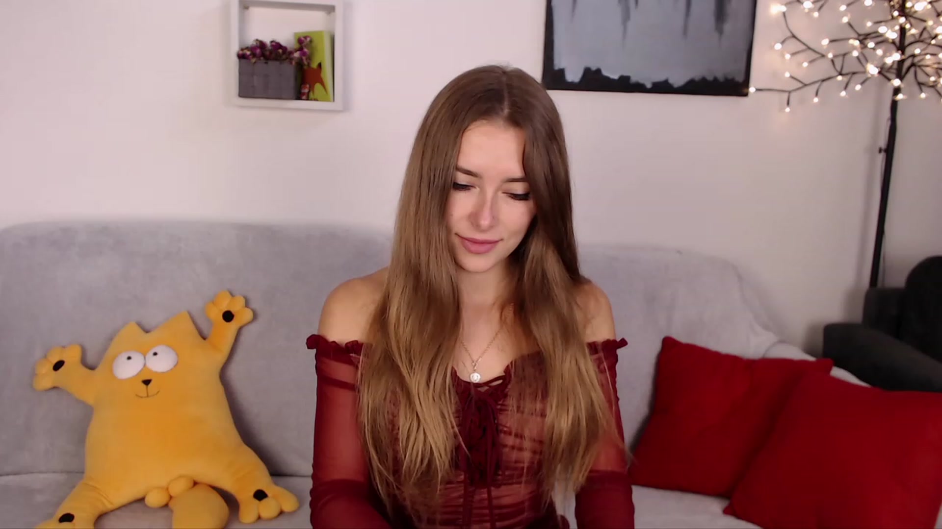 Gallery image thumbnail from SimonsWife's myfreecams stream on, 03/13/2023, 14:00 image 12 of 20