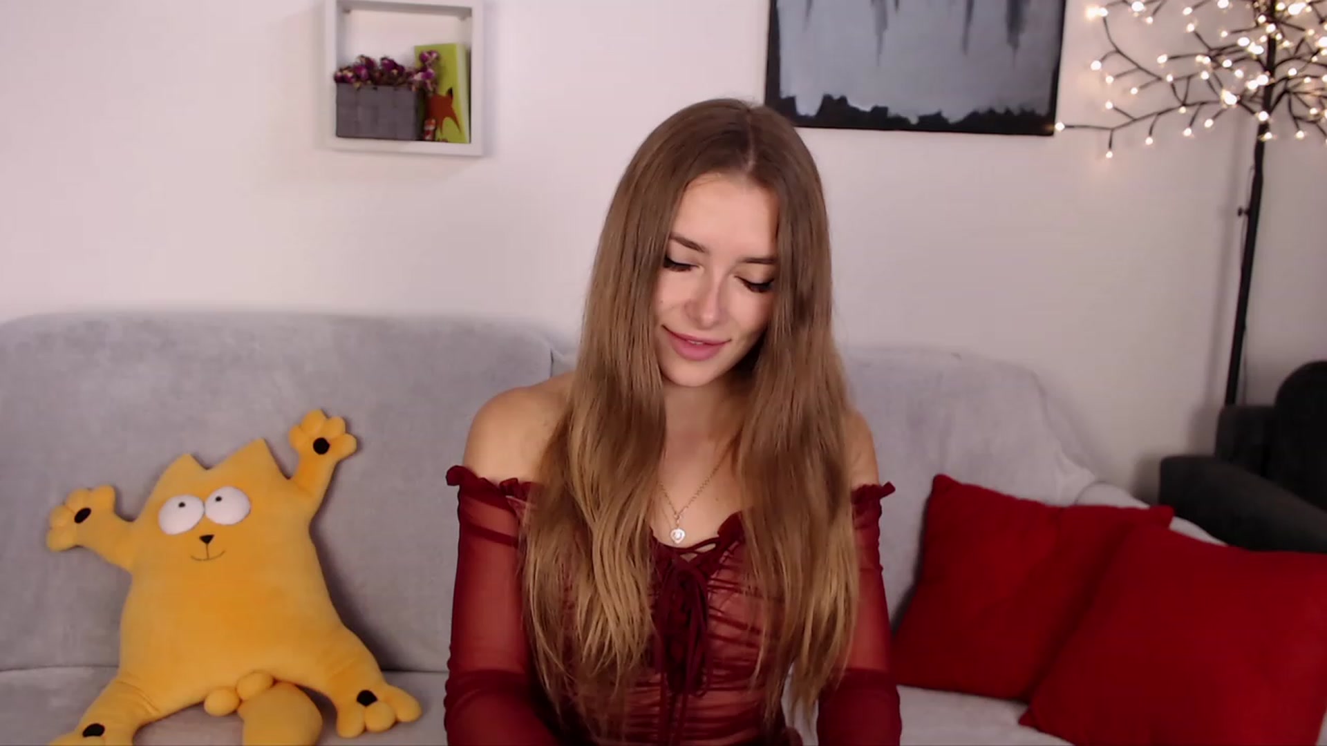 Gallery image thumbnail from SimonsWife's myfreecams stream on, 03/13/2023, 14:00 image 9 of 20