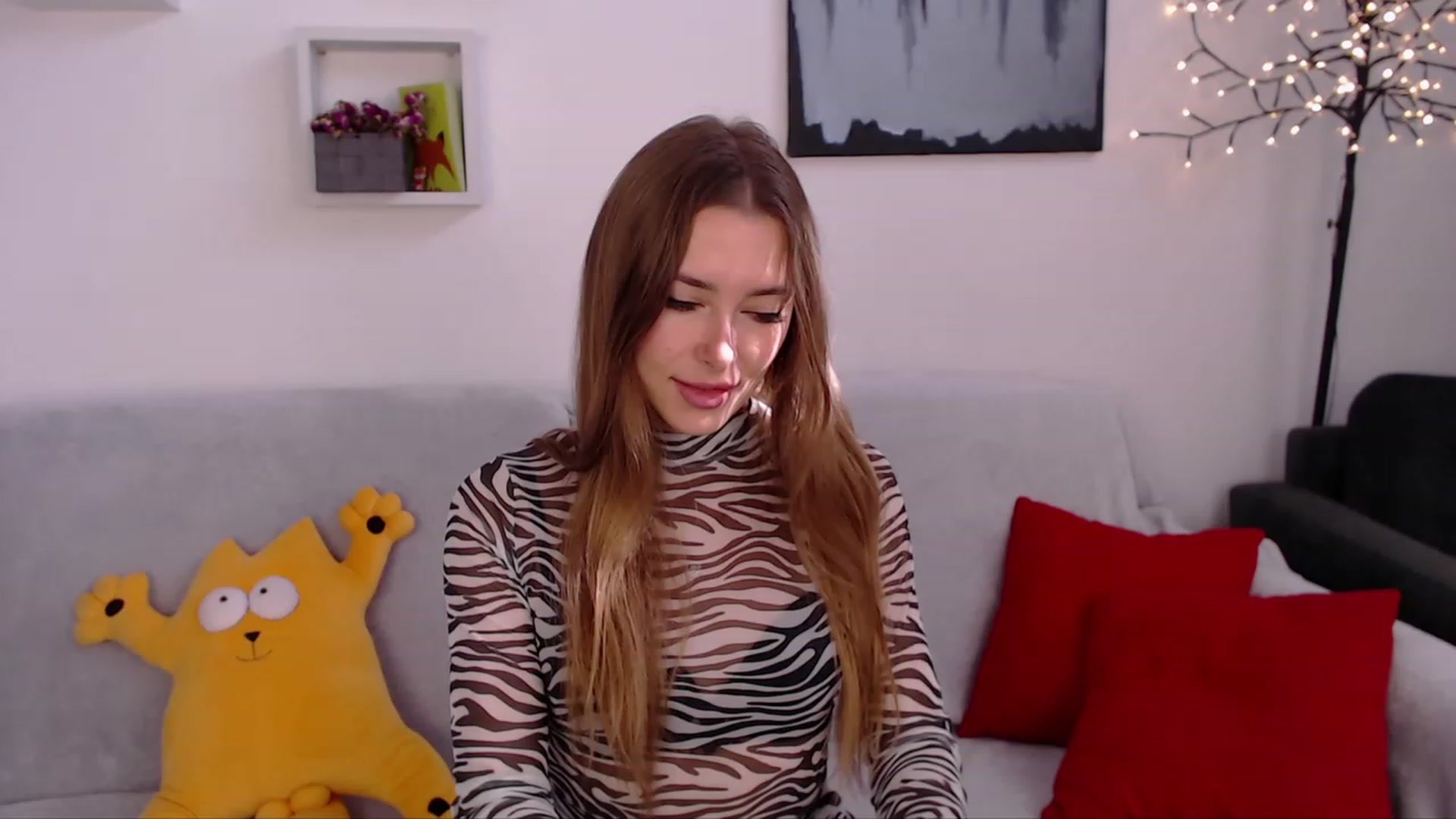 Gallery image thumbnail from SimonsWife's myfreecams stream on, 03/15/2023, 11:24 image 10 of 20