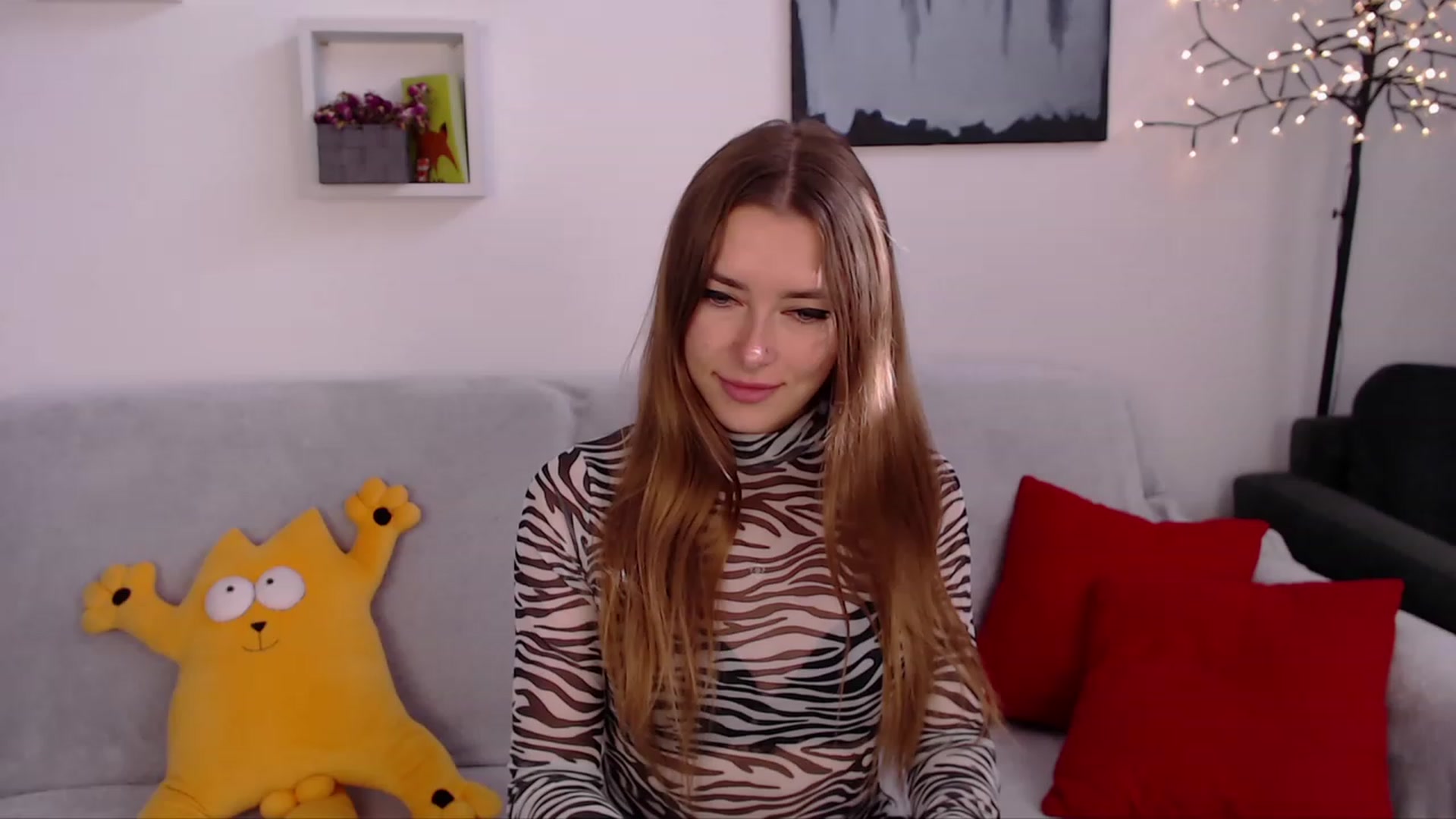 Gallery image thumbnail from SimonsWife's myfreecams stream on, 03/15/2023, 11:24 image 3 of 20