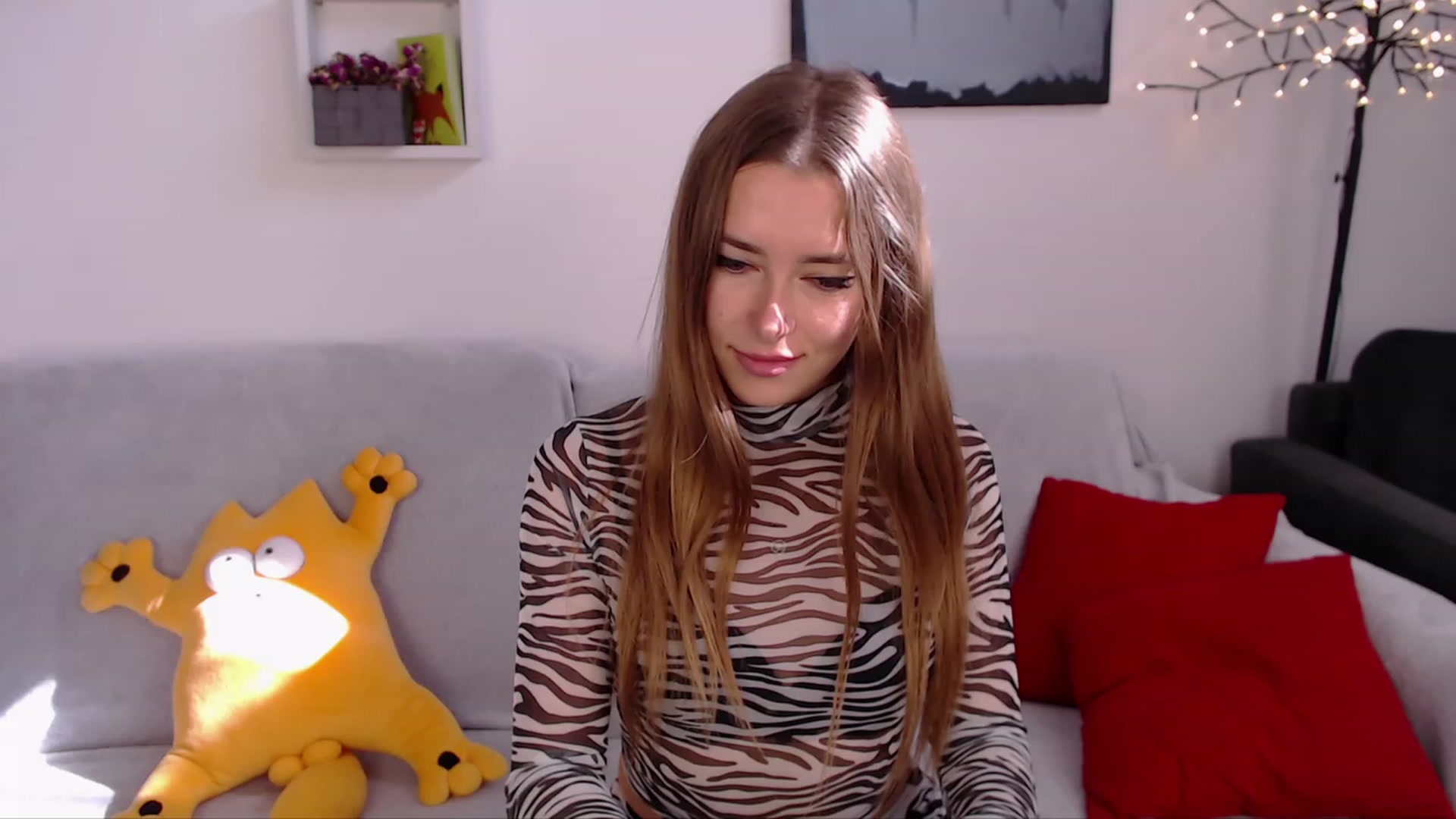 Gallery image thumbnail from SimonsWife's myfreecams stream on, 03/15/2023, 11:24 image 18 of 20