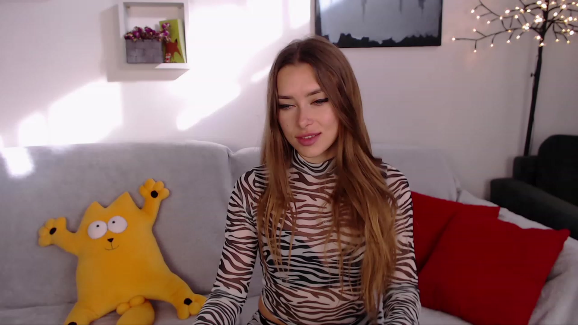 Gallery image thumbnail from SimonsWife's myfreecams stream on, 03/15/2023, 13:58 image 3 of 20