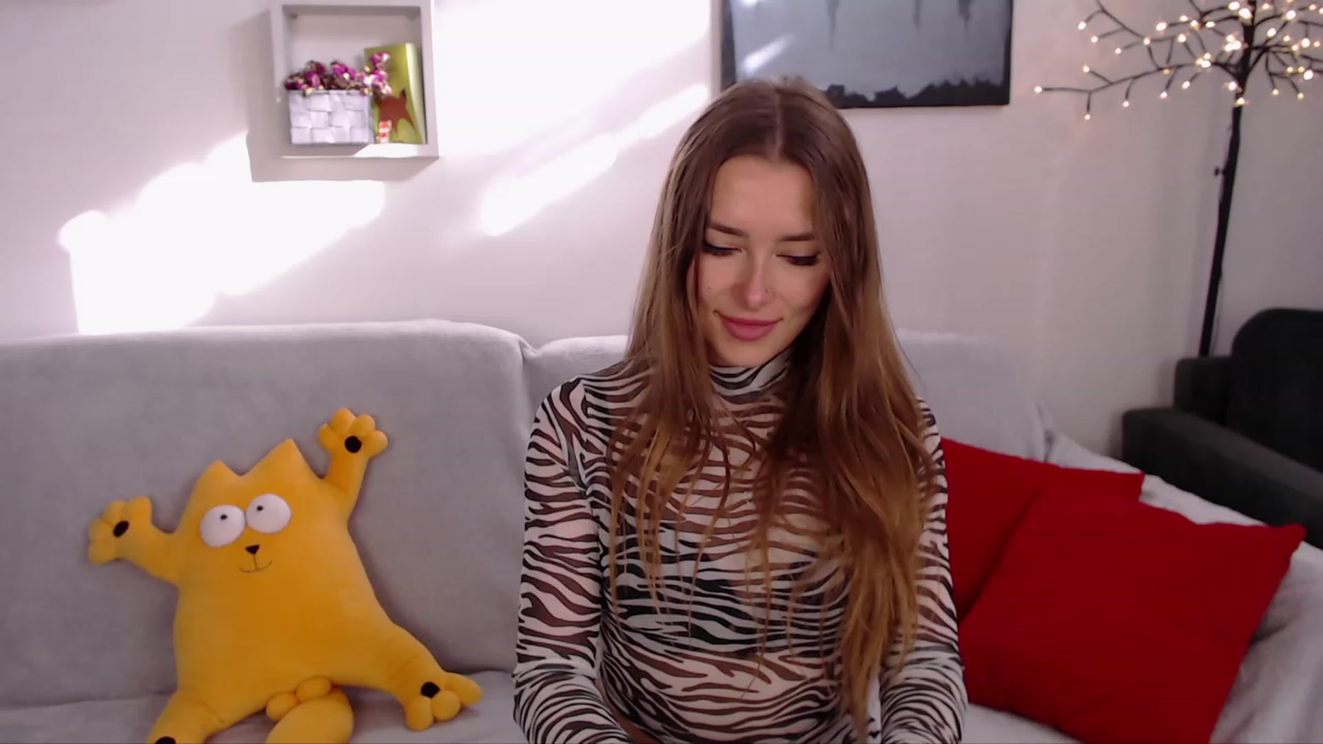 Gallery image thumbnail from SimonsWife's myfreecams stream on, 03/15/2023, 13:58 image 12 of 20