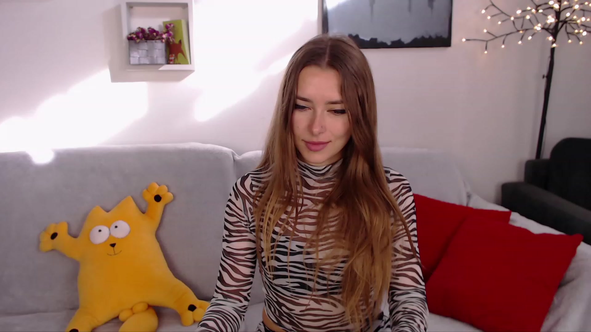 Gallery image thumbnail from SimonsWife's myfreecams stream on, 03/15/2023, 13:58 image 7 of 20