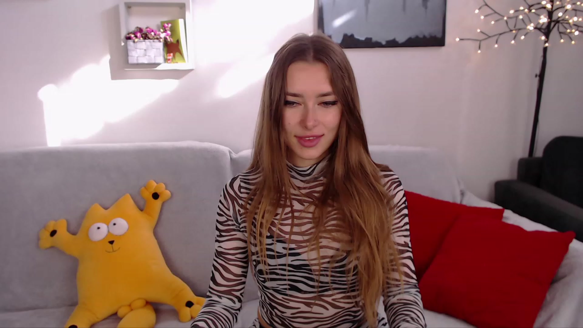 Gallery image thumbnail from SimonsWife's myfreecams stream on, 03/15/2023, 13:58 image 14 of 20