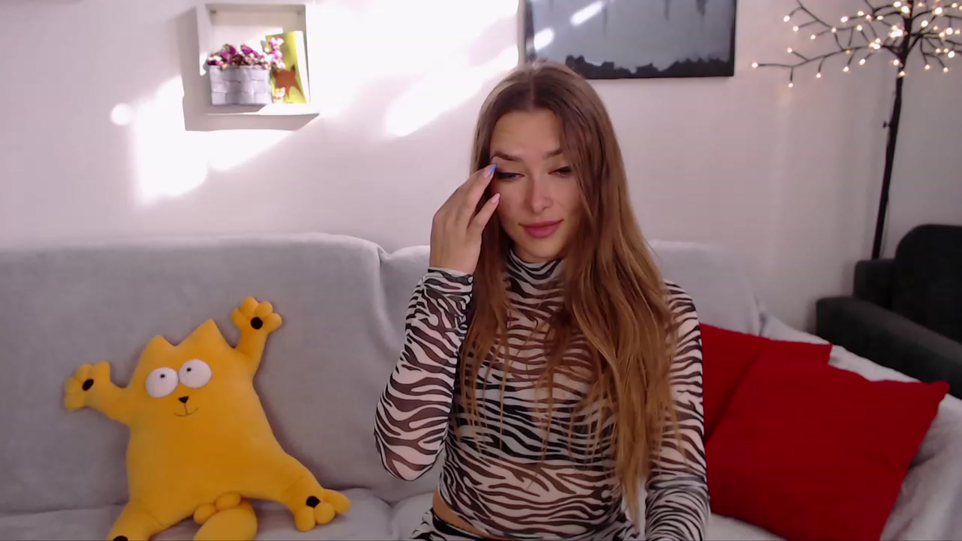 Gallery image thumbnail from SimonsWife's myfreecams stream on, 03/15/2023, 13:58 image 19 of 20