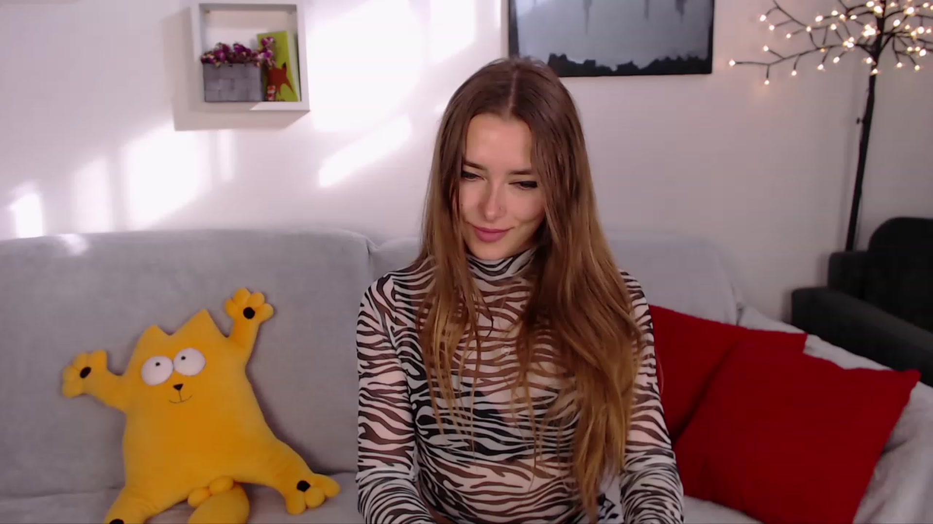 Gallery image thumbnail from SimonsWife's myfreecams stream on, 03/15/2023, 13:58 image 8 of 20