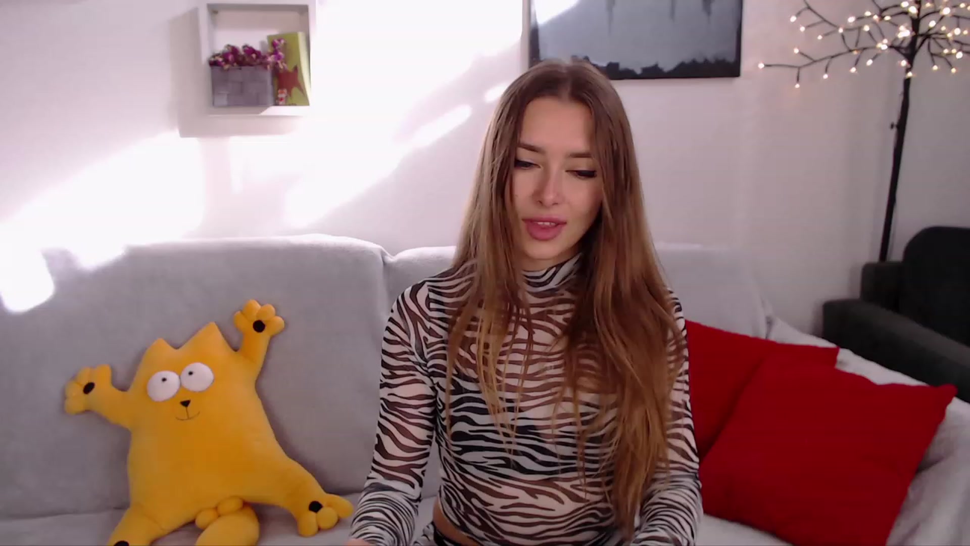Gallery image thumbnail from SimonsWife's myfreecams stream on, 03/15/2023, 13:58 image 2 of 20