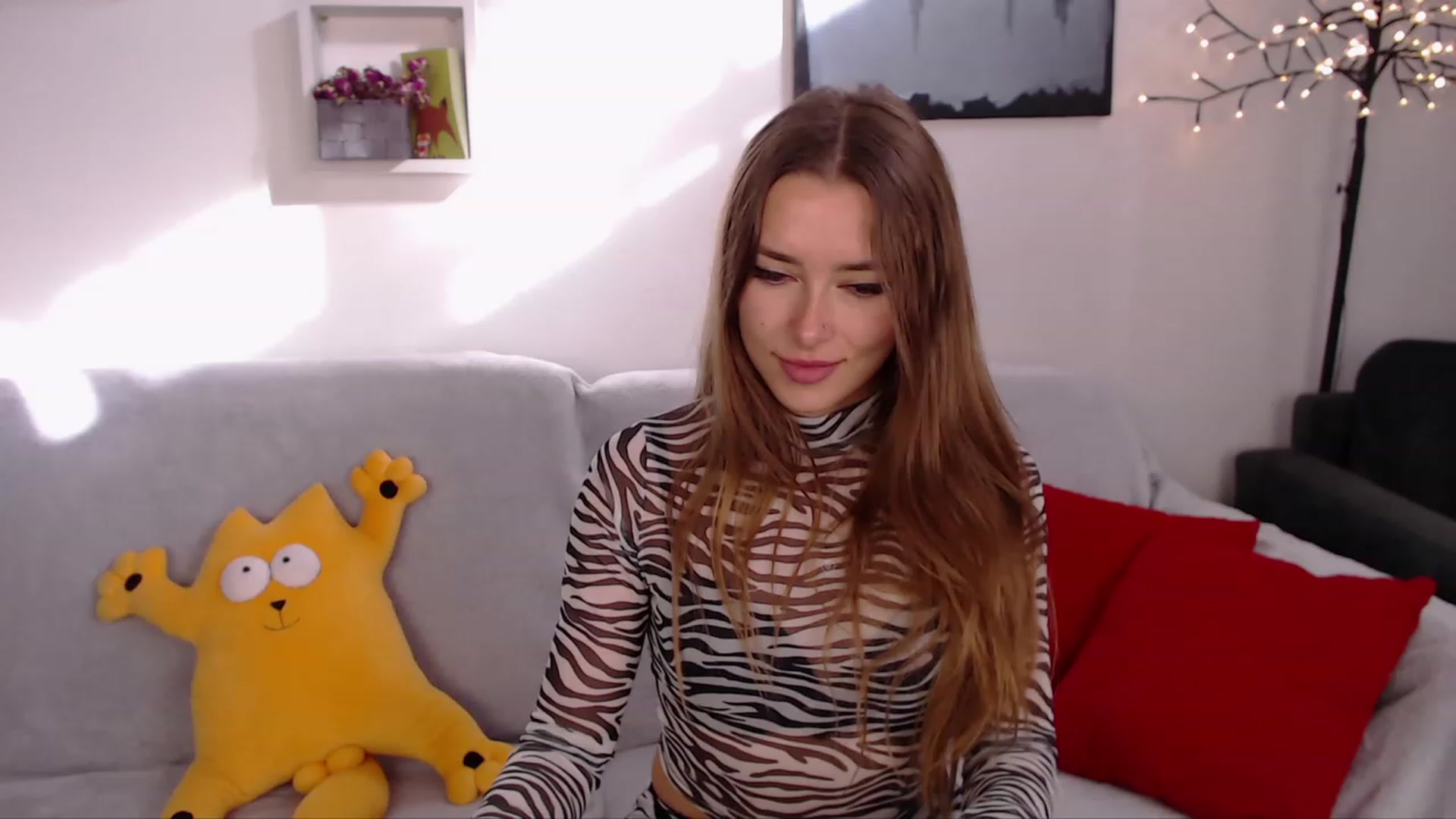 Gallery image thumbnail from SimonsWife's myfreecams stream on, 03/15/2023, 13:58 image 4 of 20