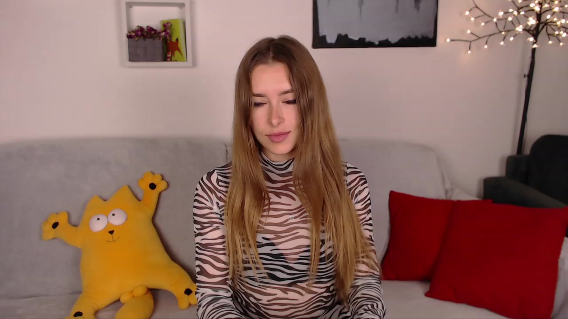 Gallery image thumbnail from SimonsWife's myfreecams stream on, 03/15/2023, 16:54 image 6 of 20
