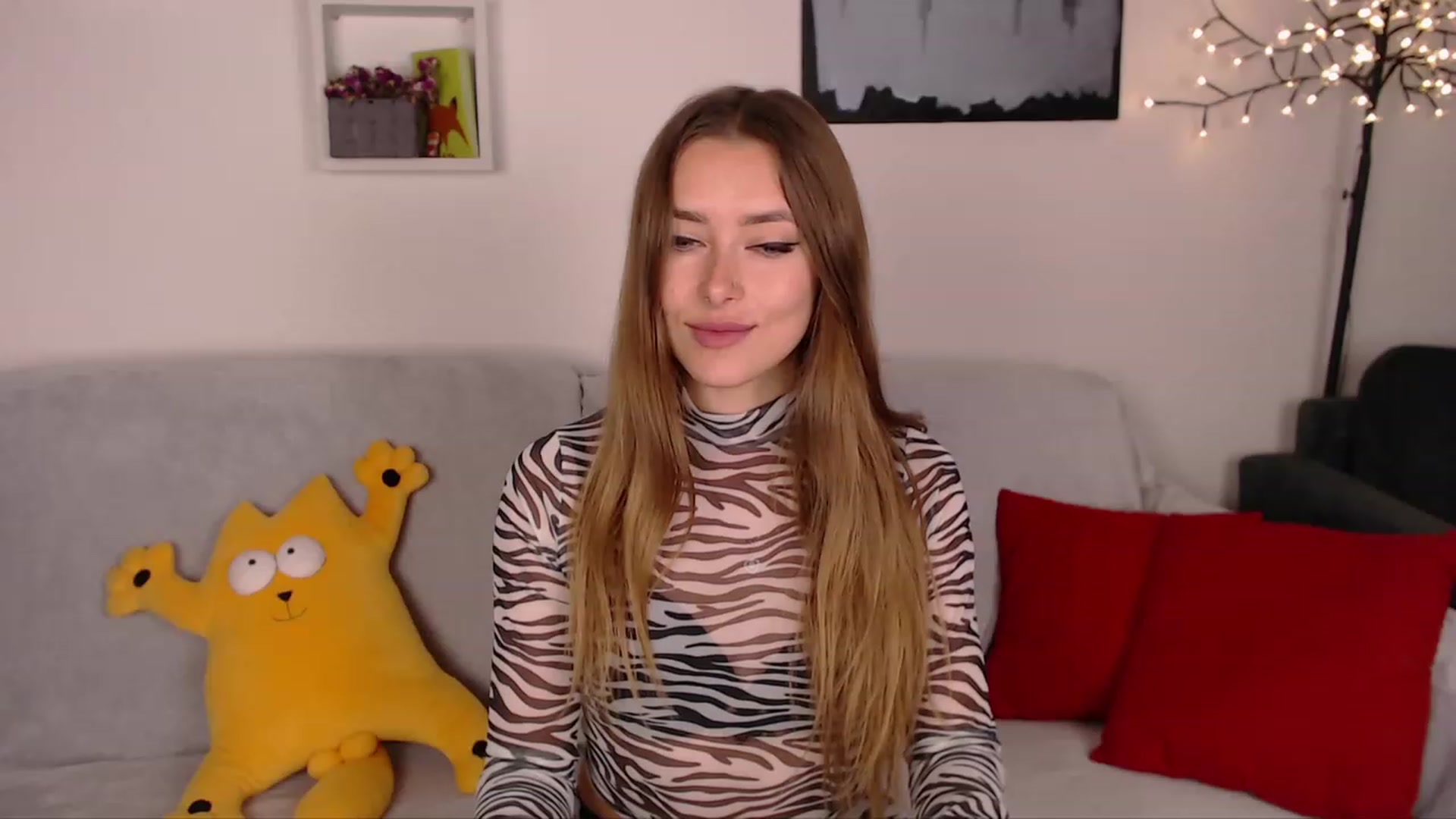 Gallery image thumbnail from SimonsWife's myfreecams stream on, 03/15/2023, 16:54 image 16 of 20