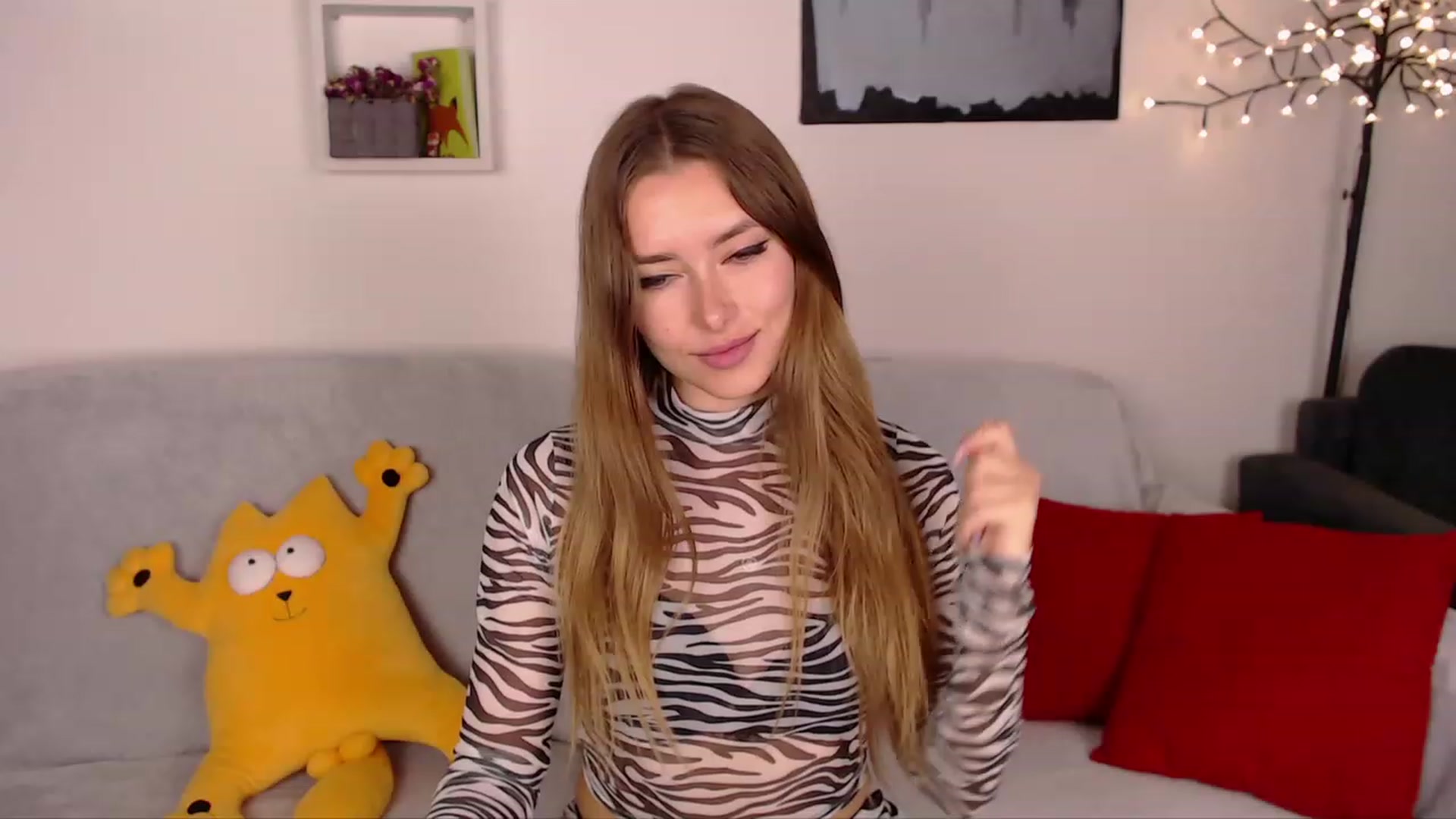 Gallery image thumbnail from SimonsWife's myfreecams stream on, 03/15/2023, 16:54 image 20 of 20