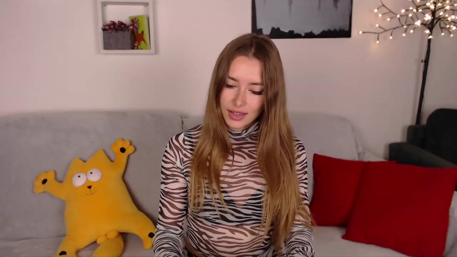 Gallery image thumbnail from SimonsWife's myfreecams stream on, 03/15/2023, 16:54 image 9 of 20