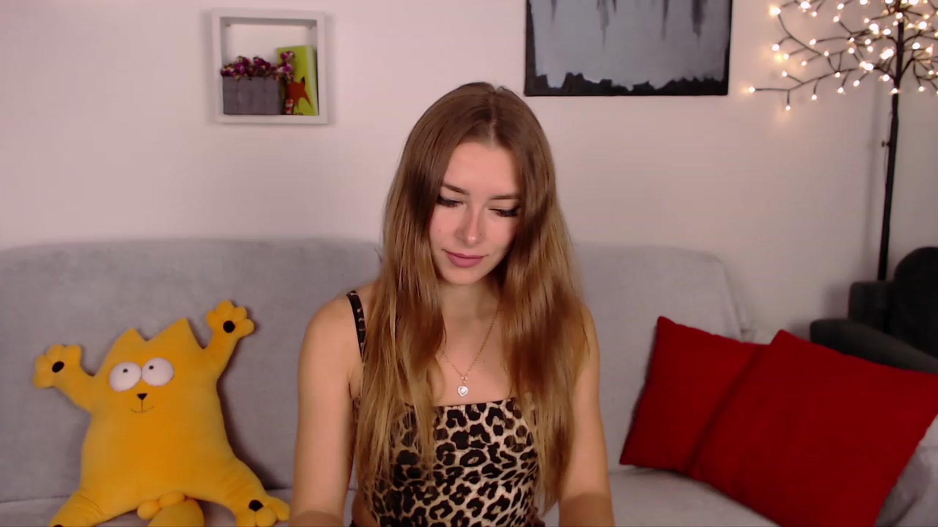 Gallery image thumbnail from SimonsWife's myfreecams stream on, 03/16/2023, 12:38 image 11 of 20