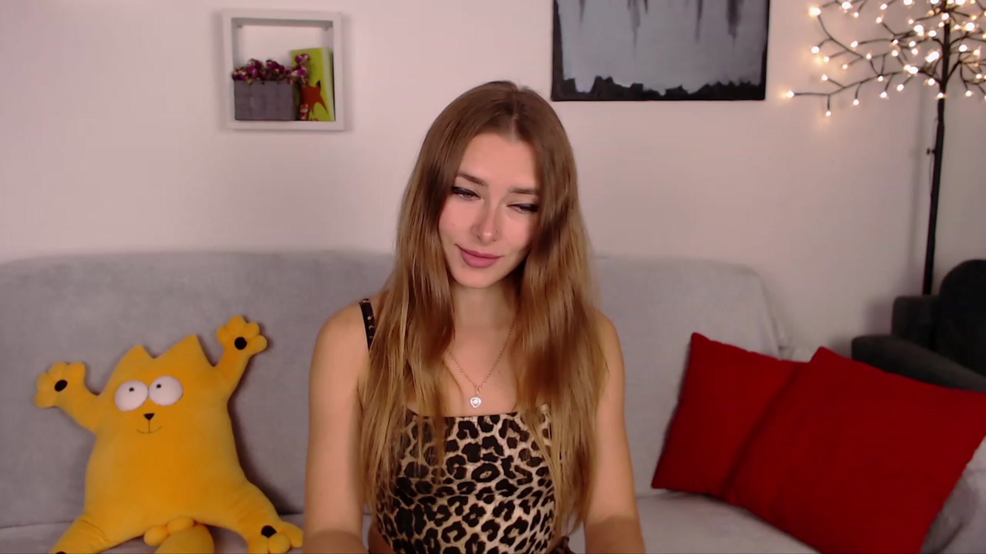 Gallery image thumbnail from SimonsWife's myfreecams stream on, 03/16/2023, 12:38 image 20 of 20