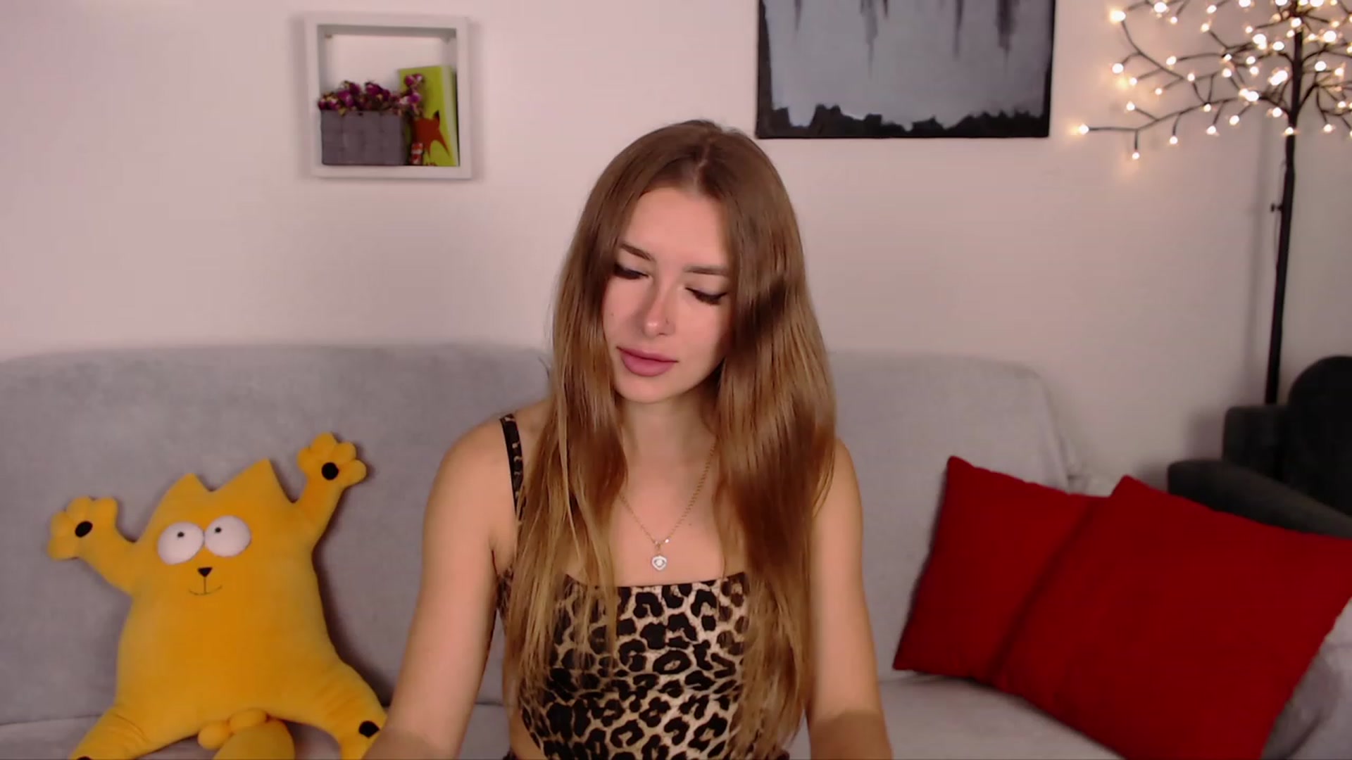 Gallery image thumbnail from SimonsWife's myfreecams stream on, 03/16/2023, 12:38 image 1 of 20