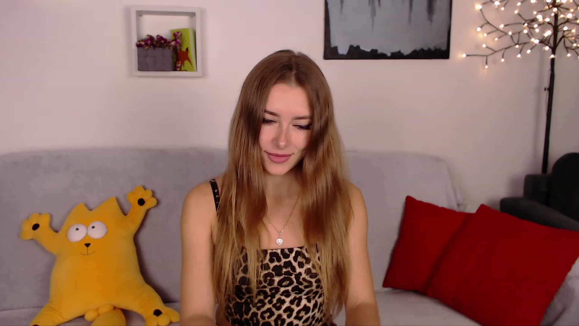 Gallery image thumbnail from SimonsWife's myfreecams stream on, 03/16/2023, 12:38 image 16 of 20