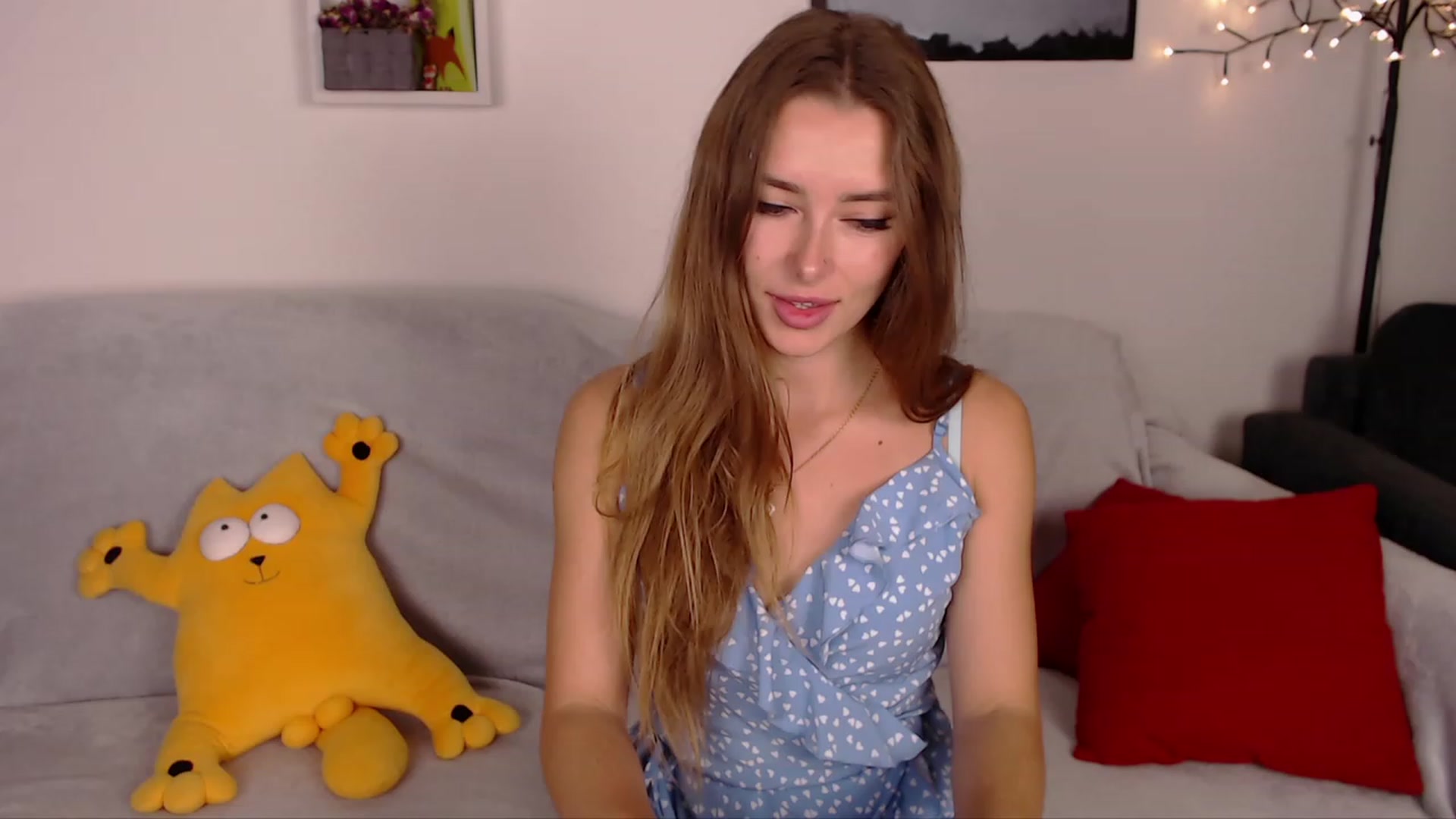Gallery image thumbnail from SimonsWife's myfreecams stream on, 03/19/2023, 16:47 image 19 of 20
