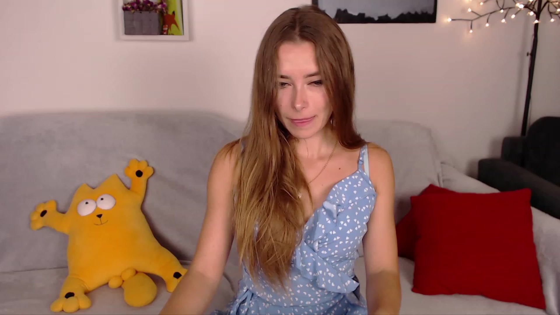 Gallery image thumbnail from SimonsWife's myfreecams stream on, 03/19/2023, 16:47 image 14 of 20